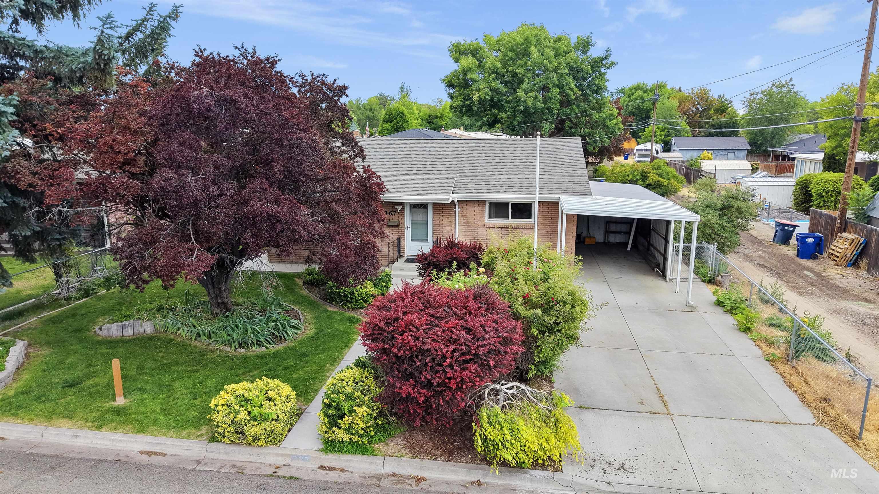 367 Ostrander St N Property Photo 7