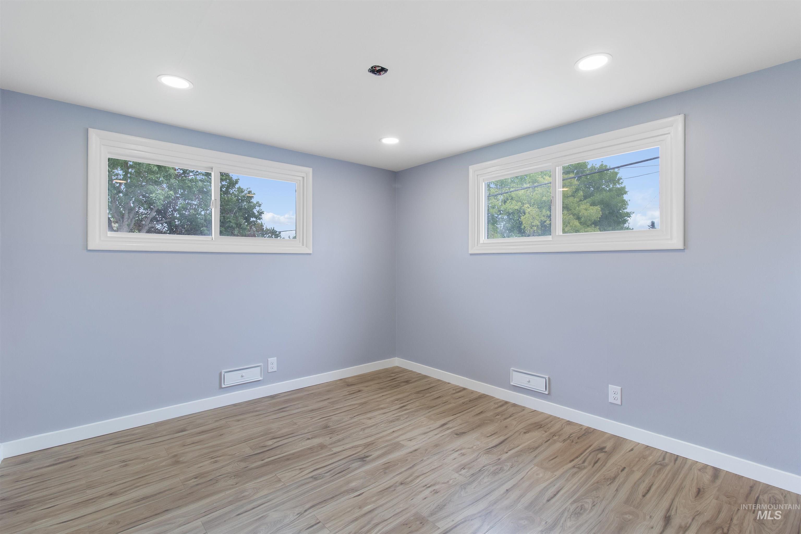 367 Ostrander St N Property Photo 21