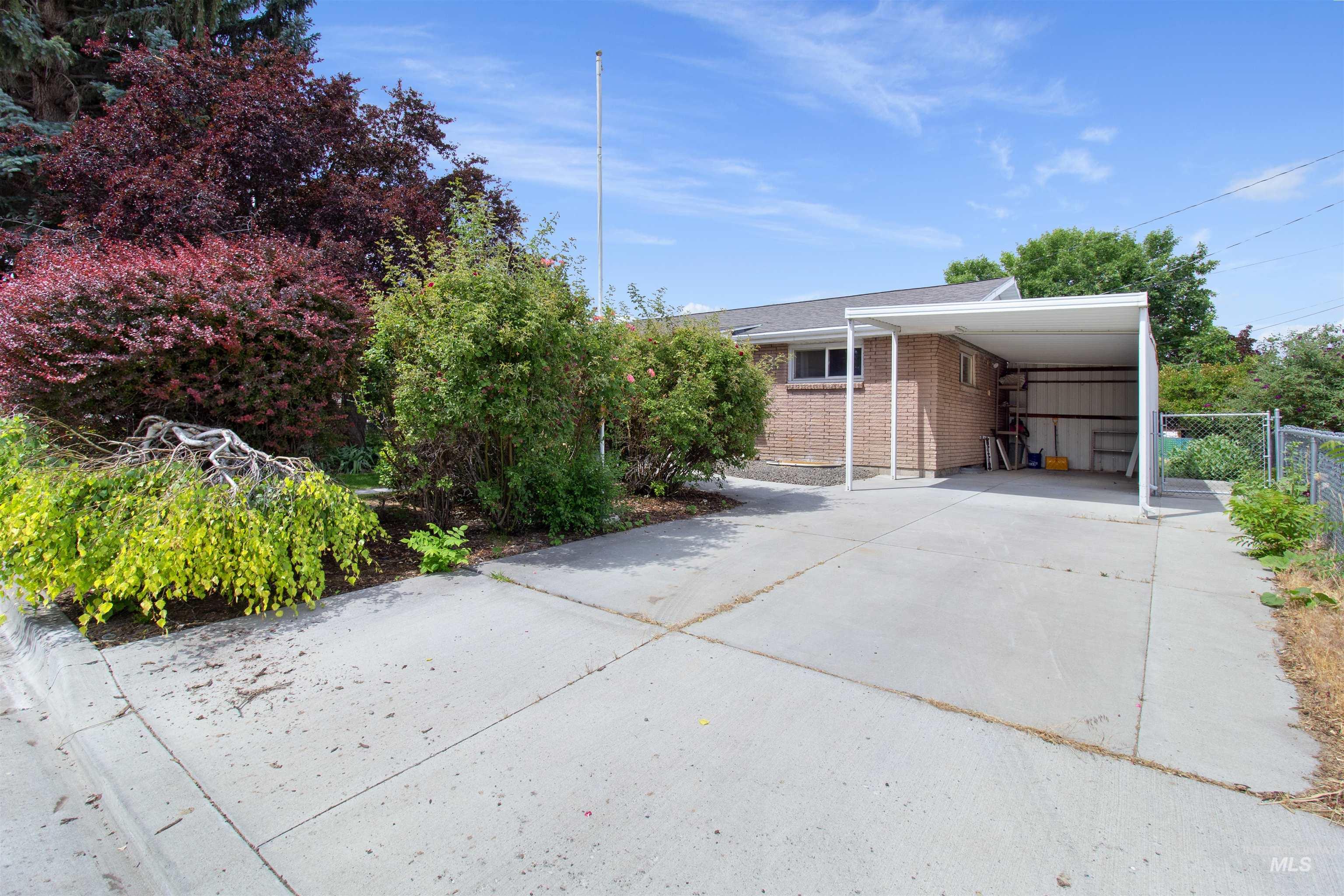 367 Ostrander St N Property Photo 38