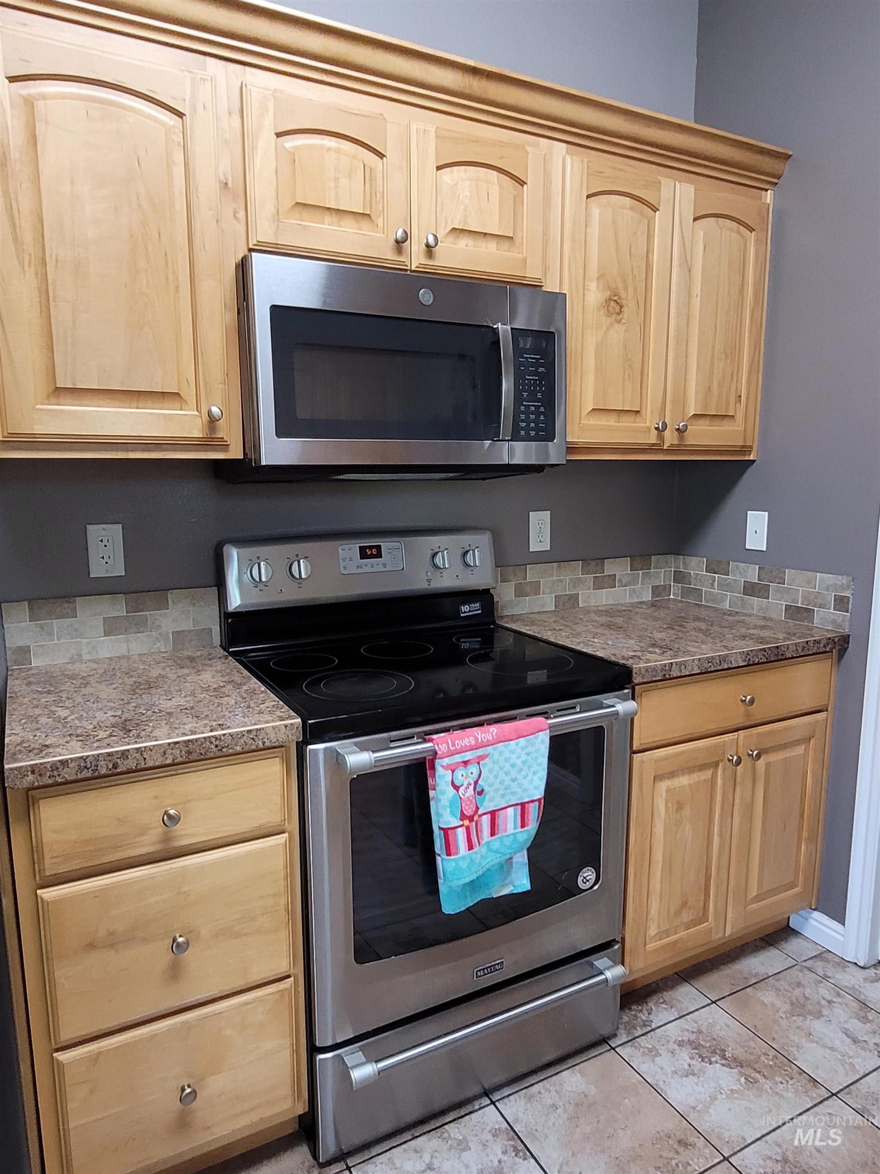 5144 Jake Avenue Property Photo 6