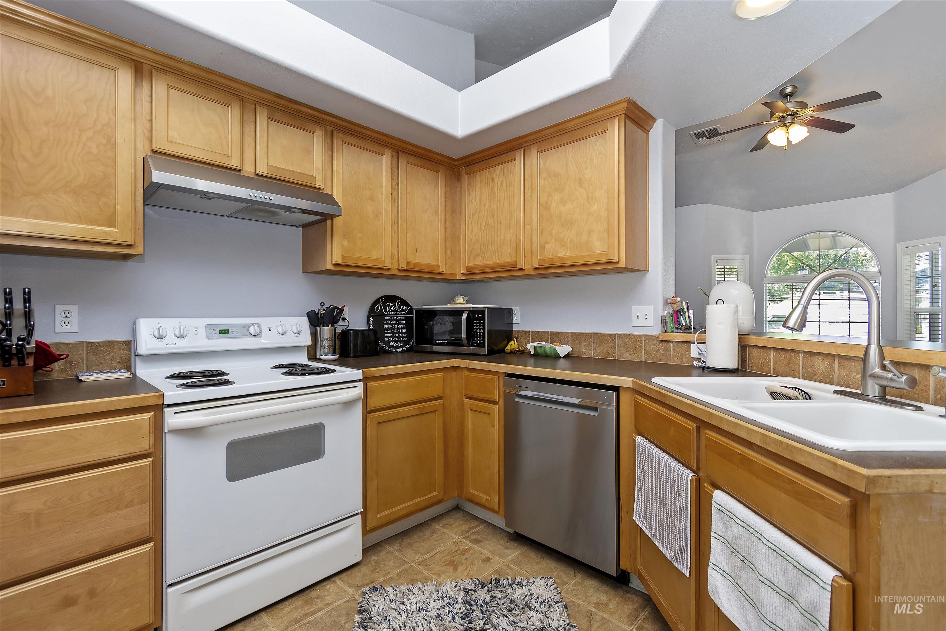 11734 W Huckleberry Dr Property Photo 10