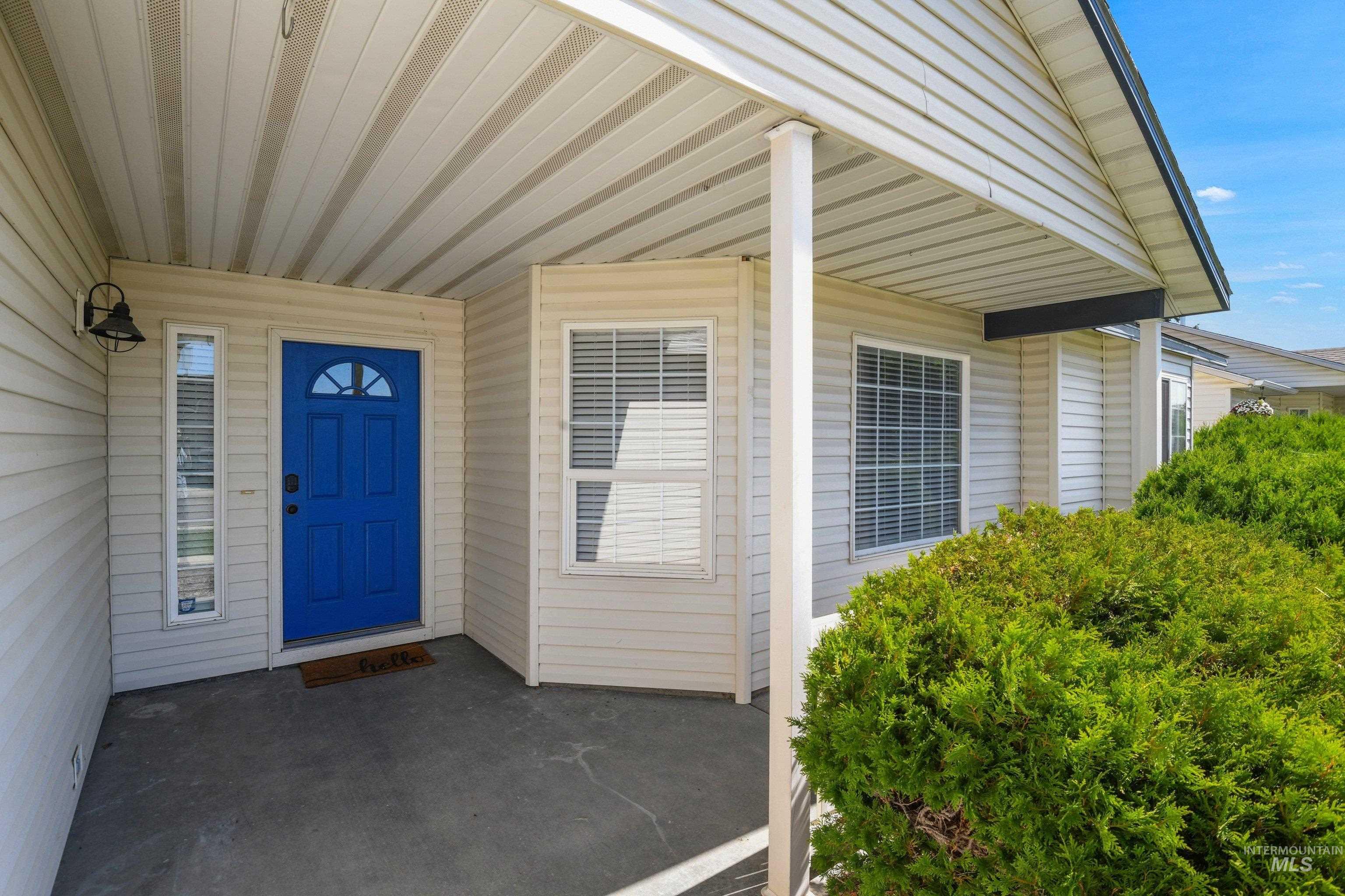 372 W Trophy St Property Photo 6