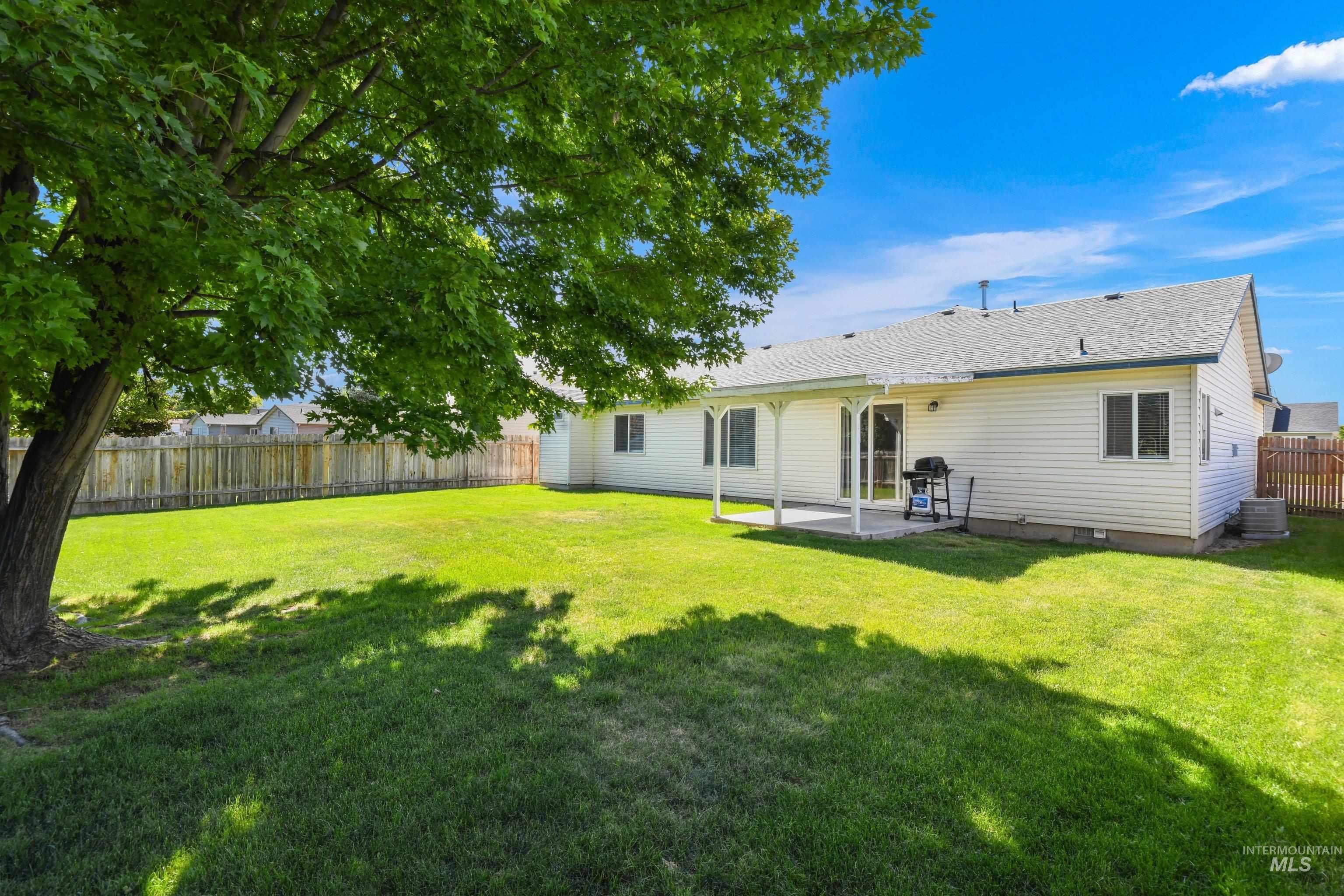 372 W Trophy St Property Photo 24