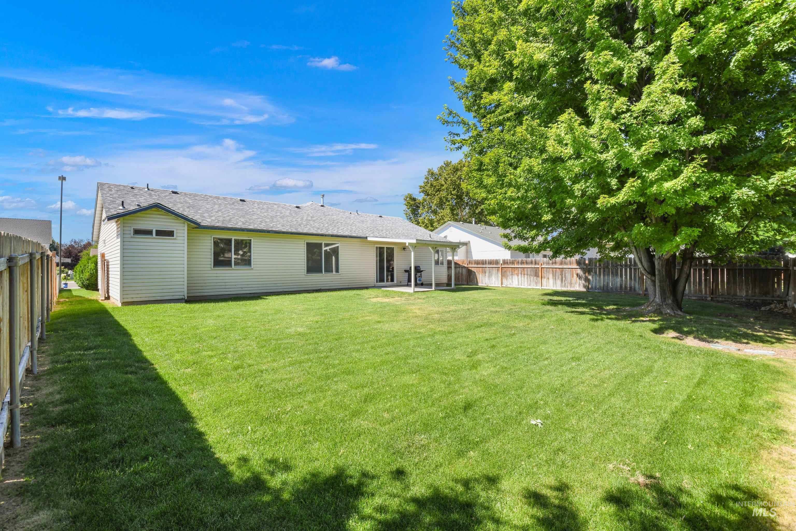 372 W Trophy St Property Photo 25