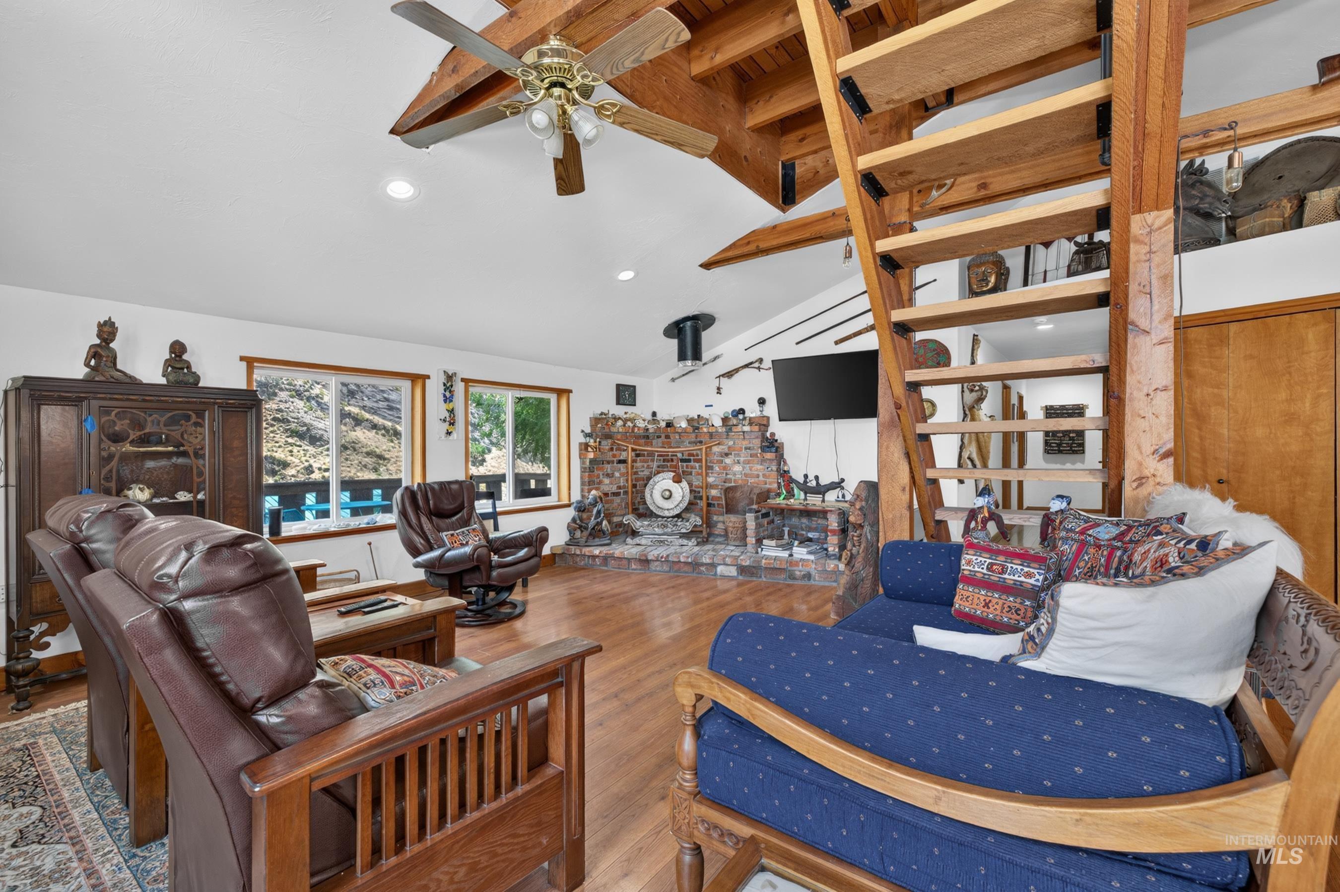 302 Berger Street Property Photo 7
