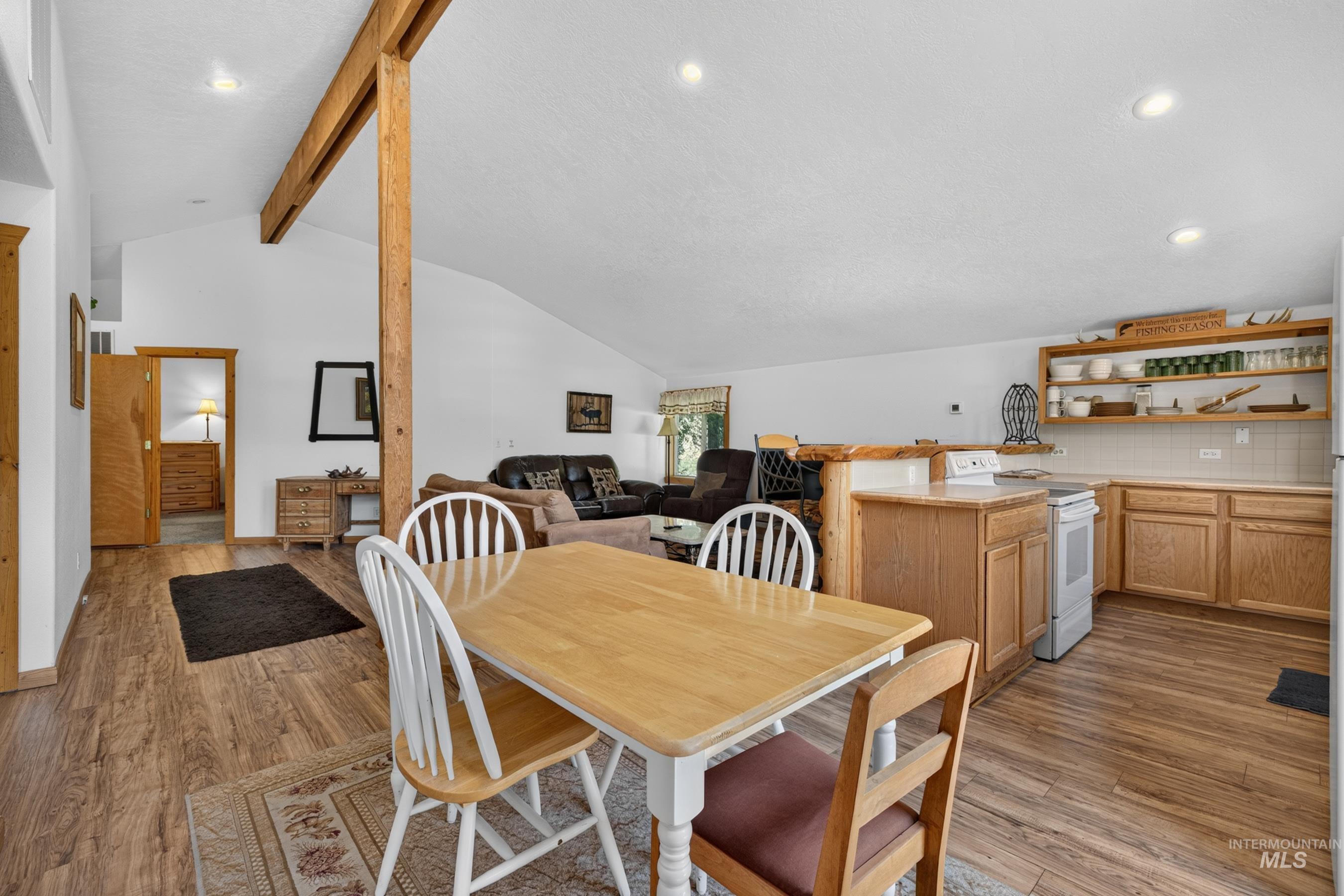 302 Berger Street Property Photo 18