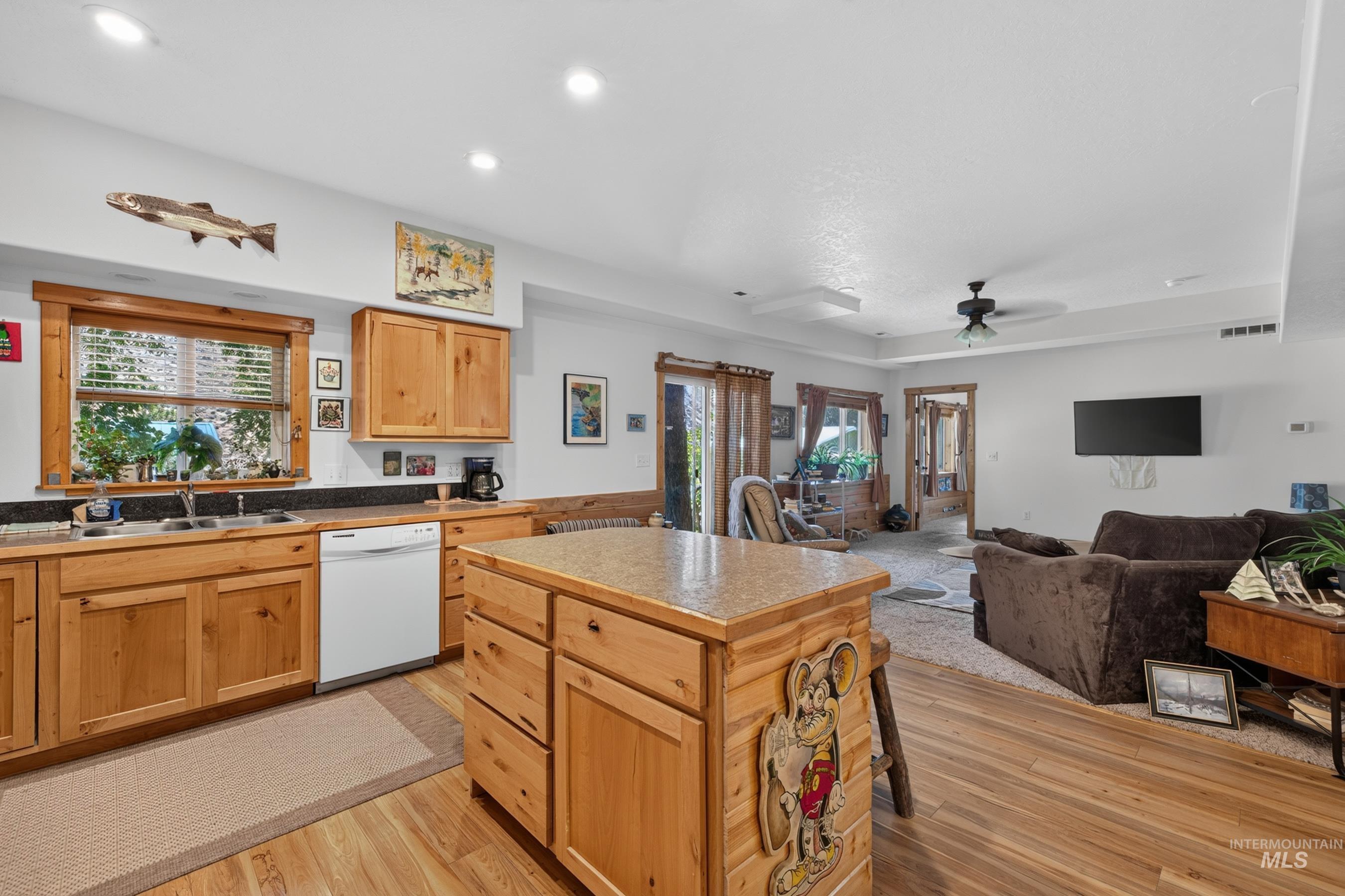 302 Berger Street Property Photo 24