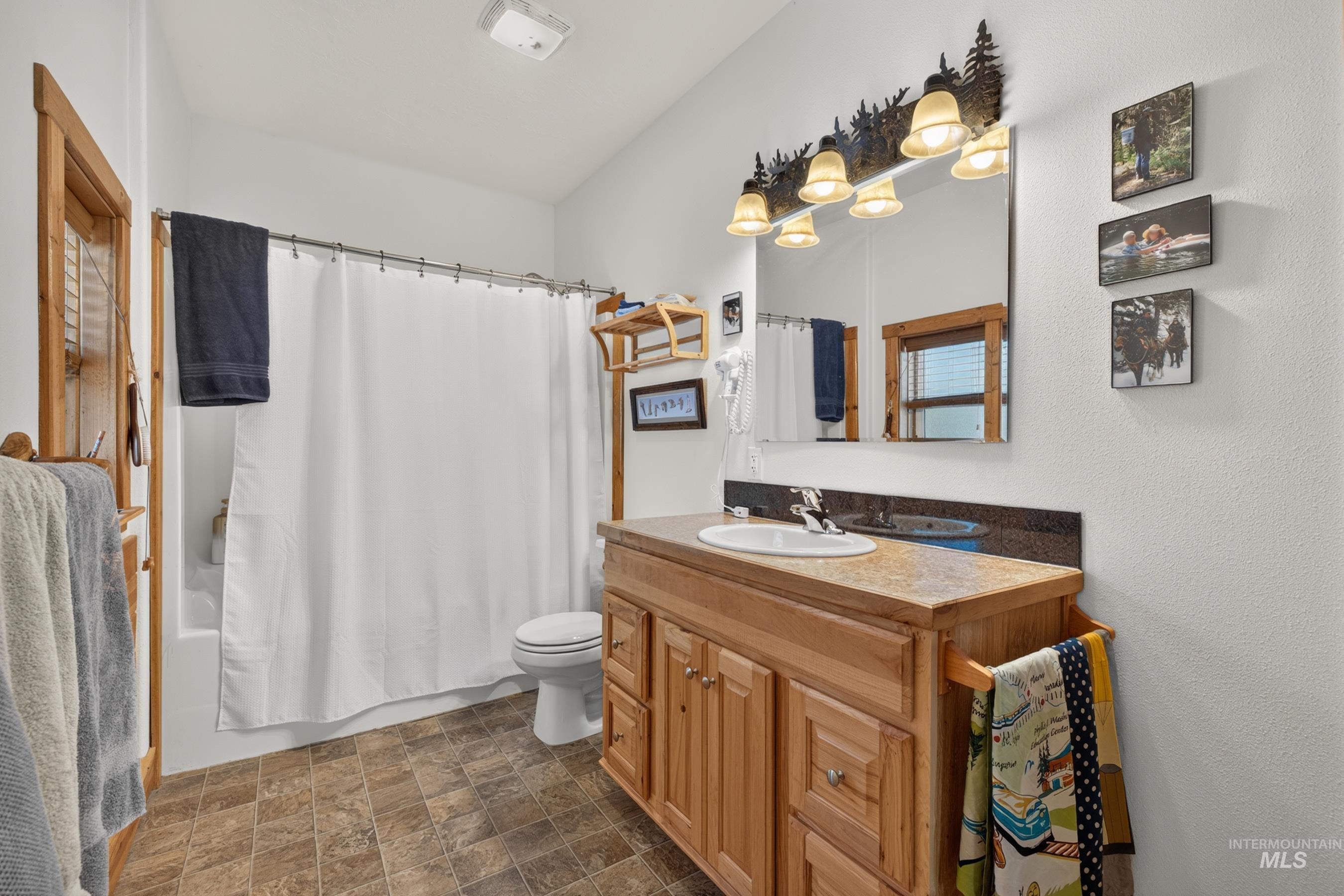 302 Berger Street Property Photo 29