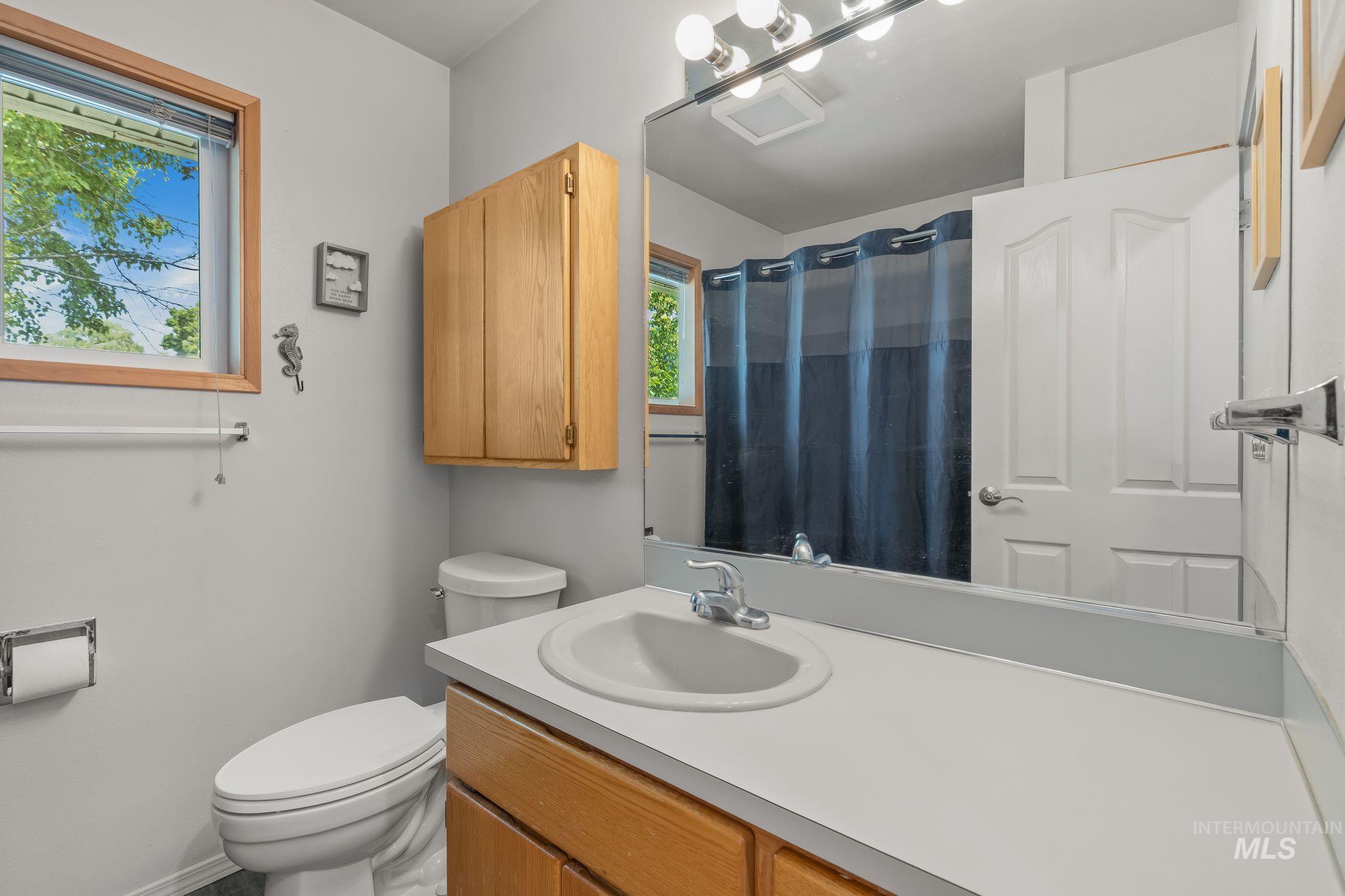 916 Cedar Dr Property Photo 12