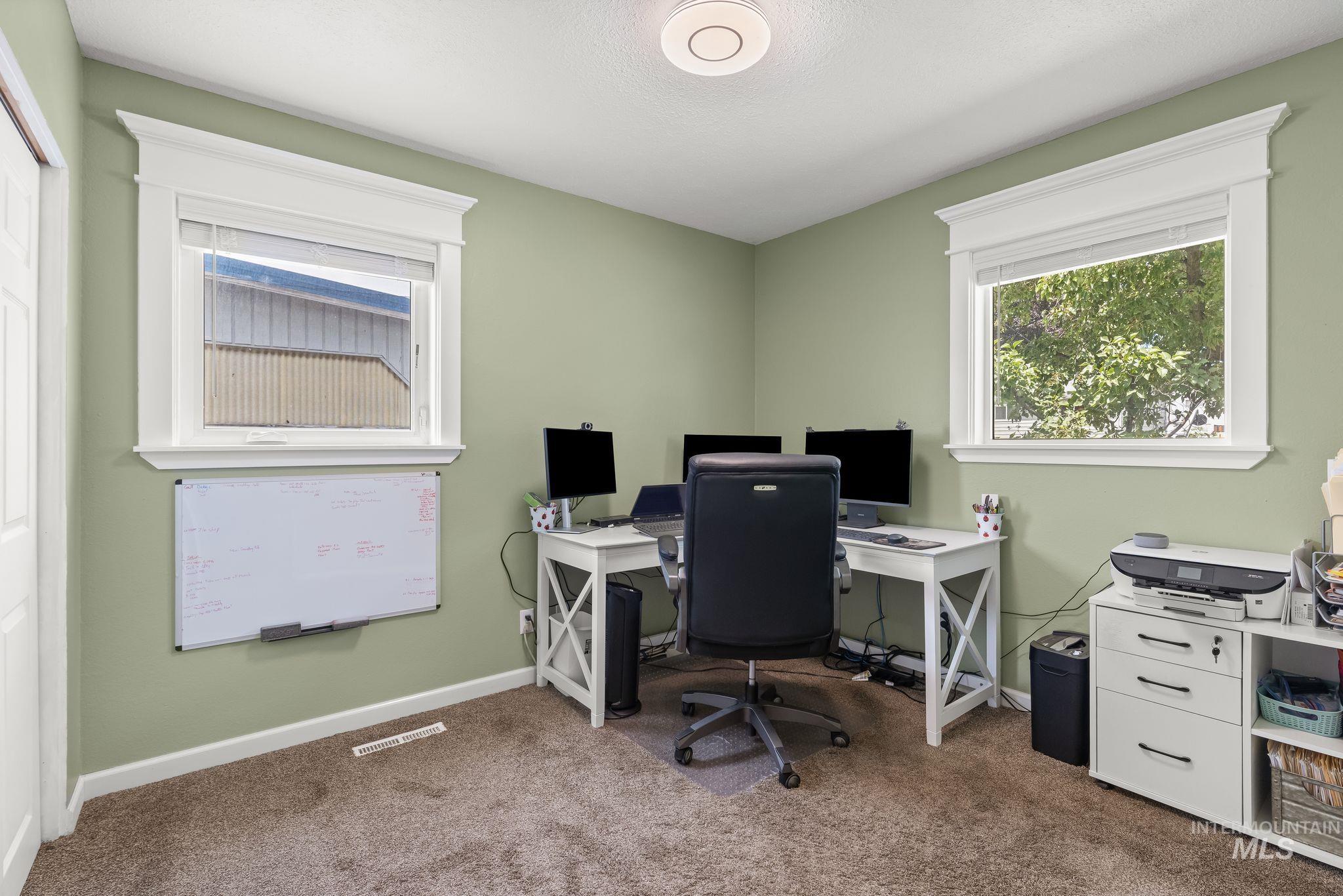 916 Cedar Dr Property Photo 13