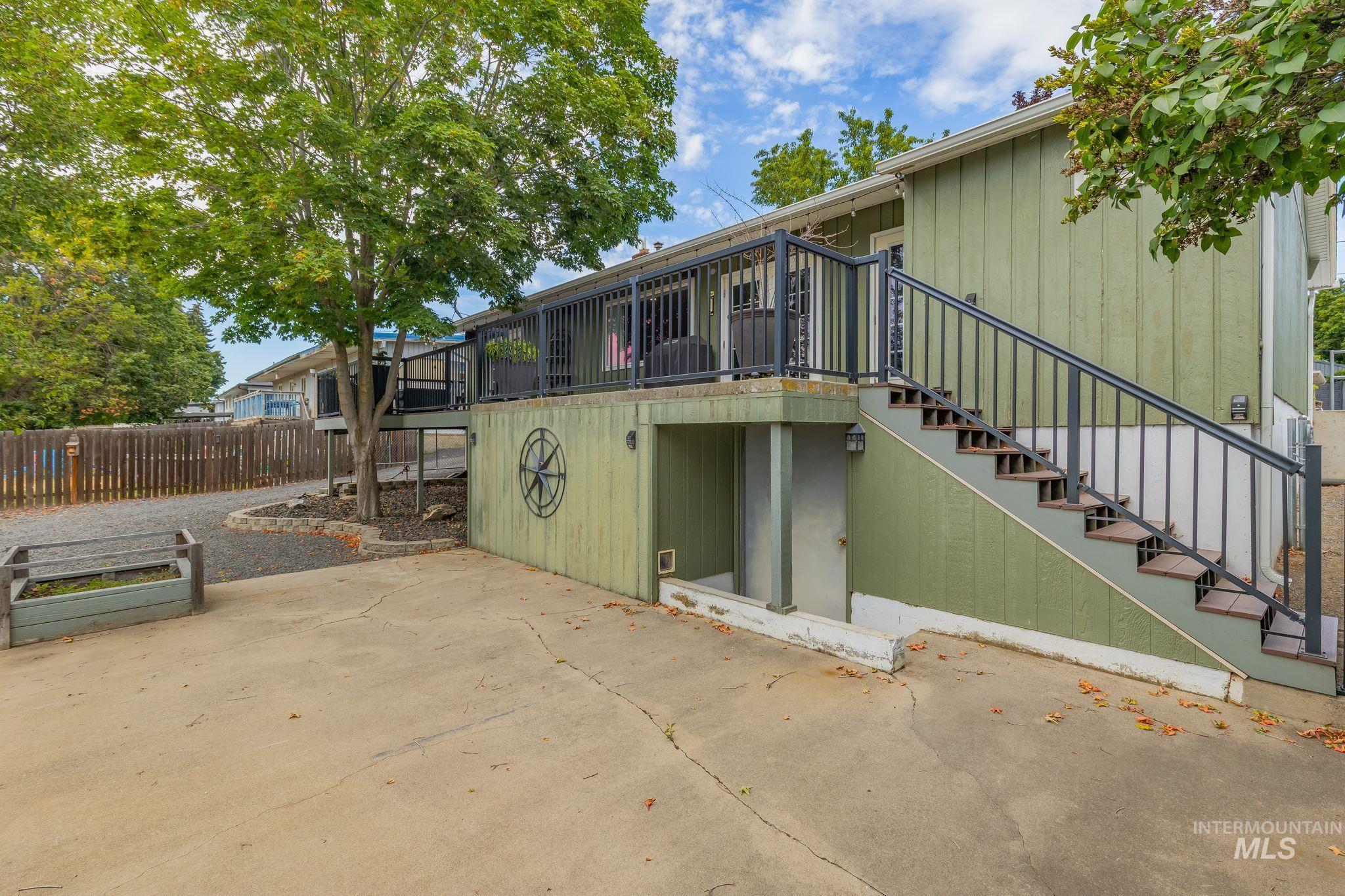 916 Cedar Dr Property Photo 40