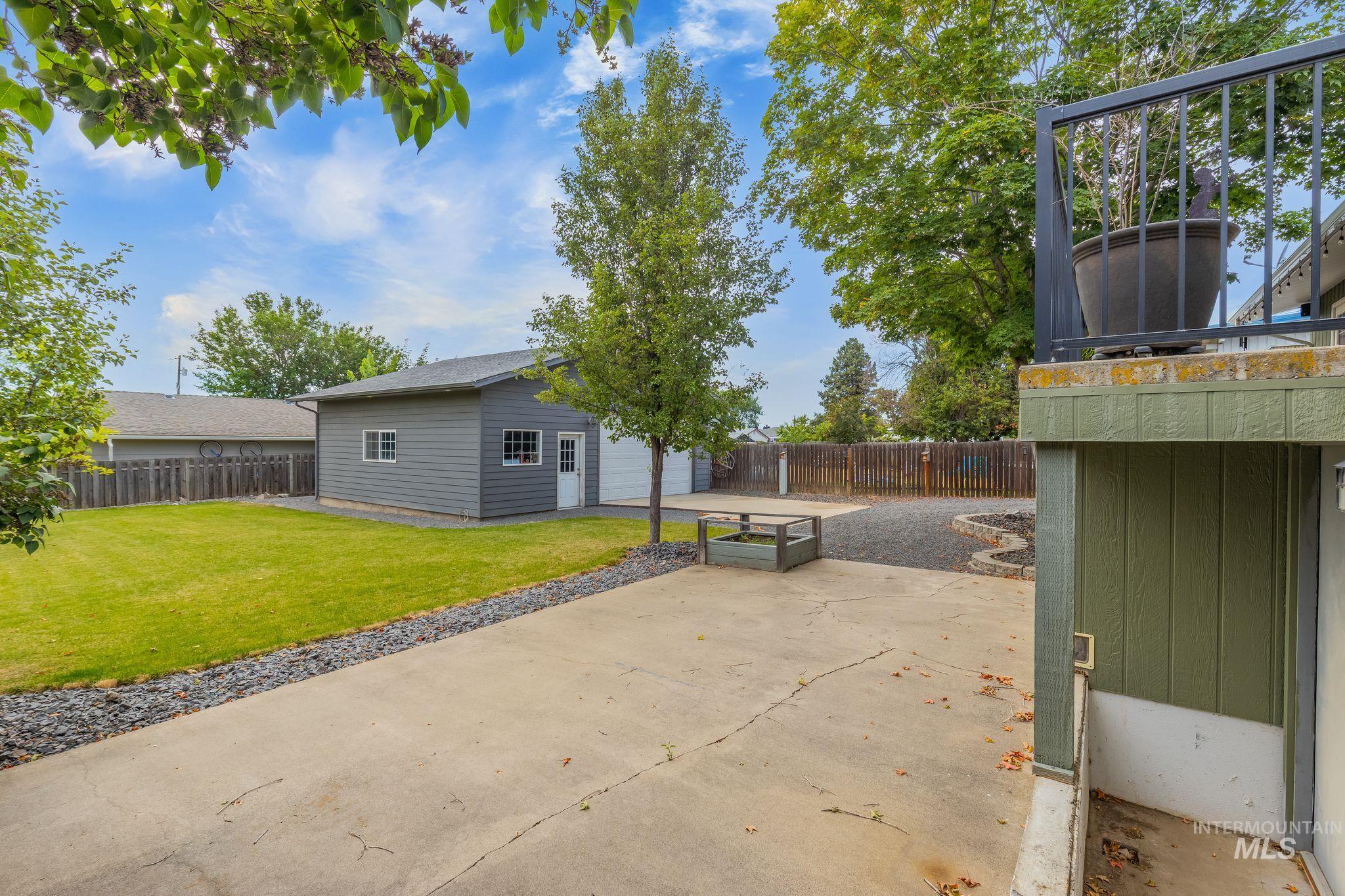 916 Cedar Dr Property Photo 42