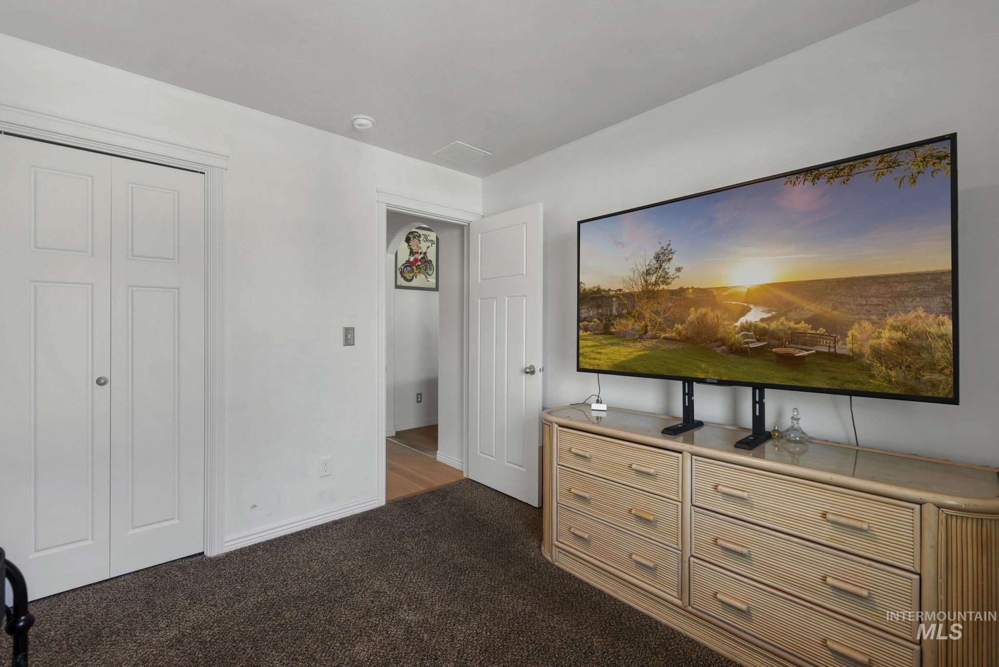 1002 Terra Ave Property Photo 16