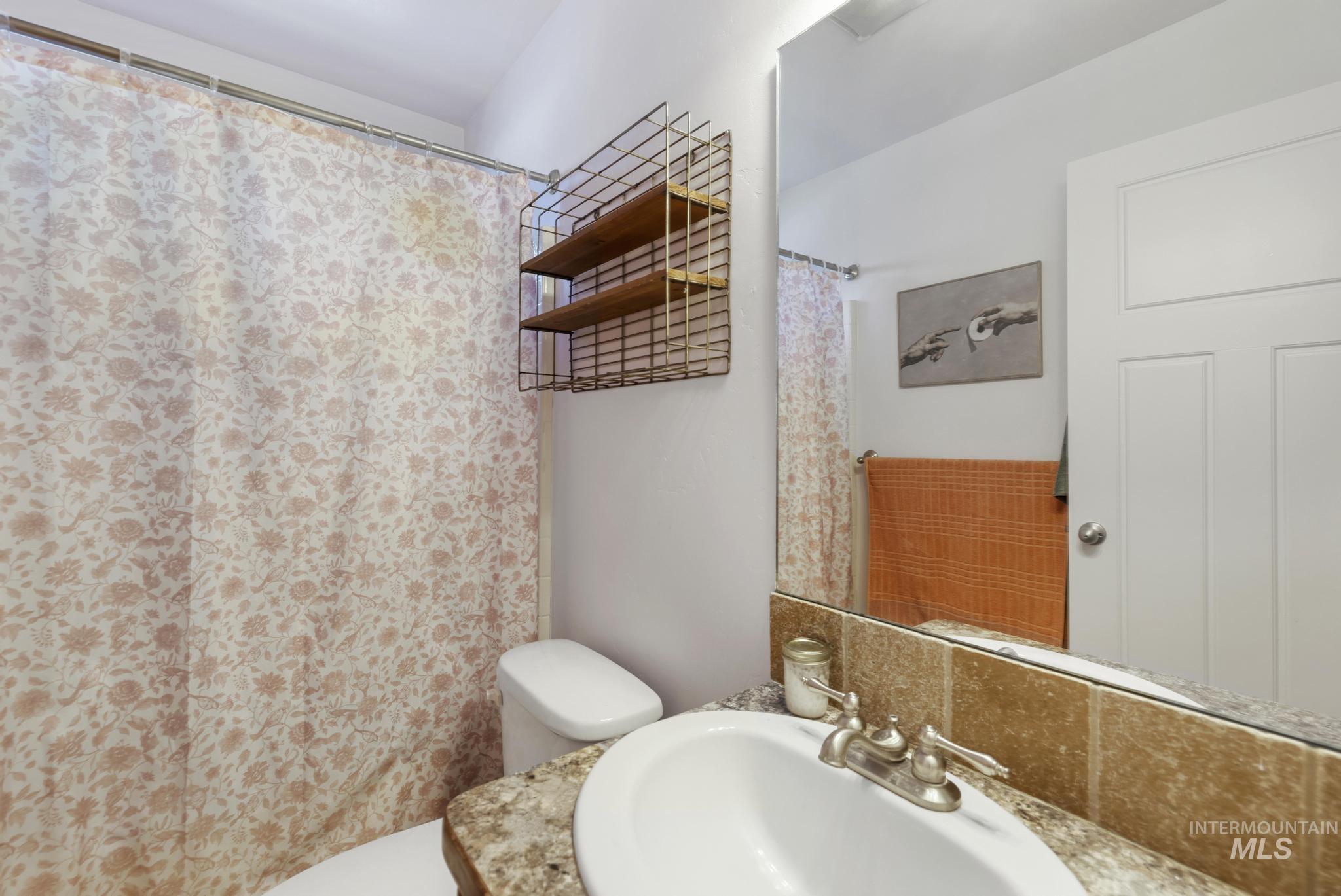 1002 Terra Ave Property Photo 18