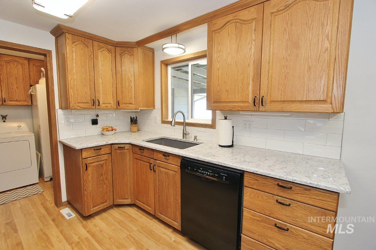 4002 W Normandie Dr. Property Photo 9