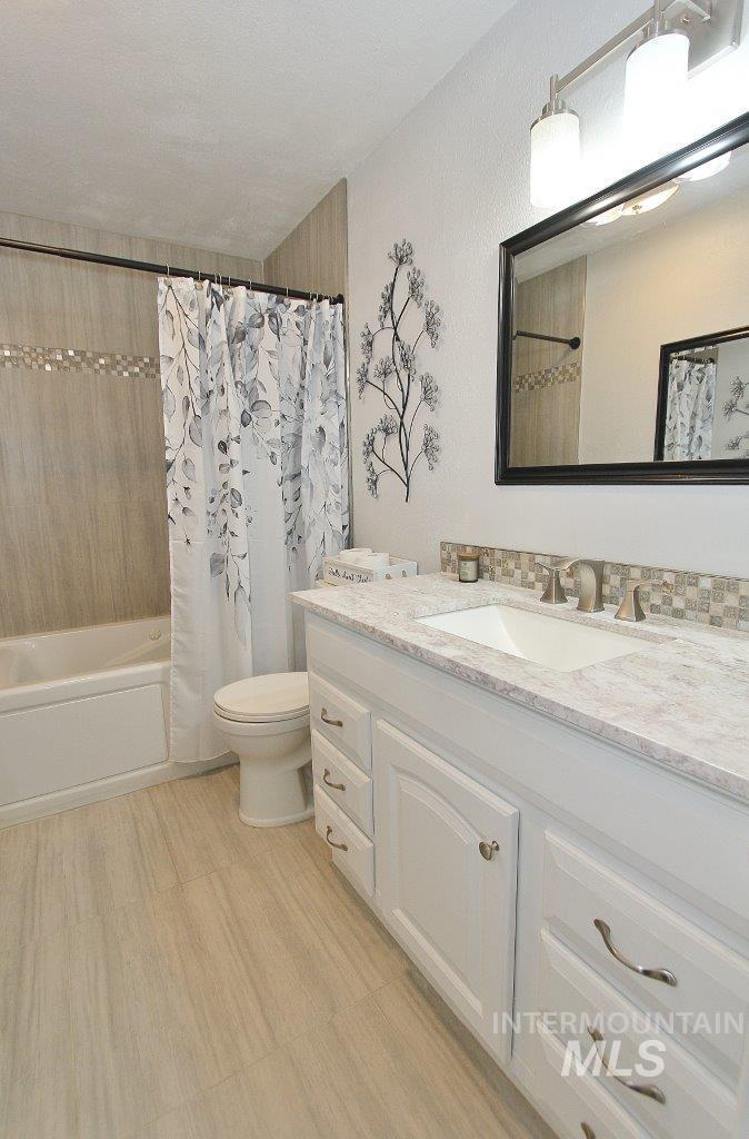 4002 W Normandie Dr. Property Photo 12