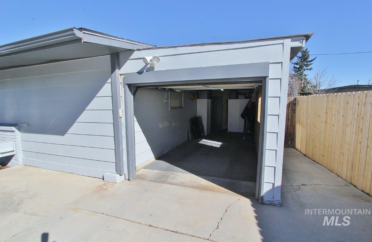 4002 W Normandie Dr. Property Photo 25