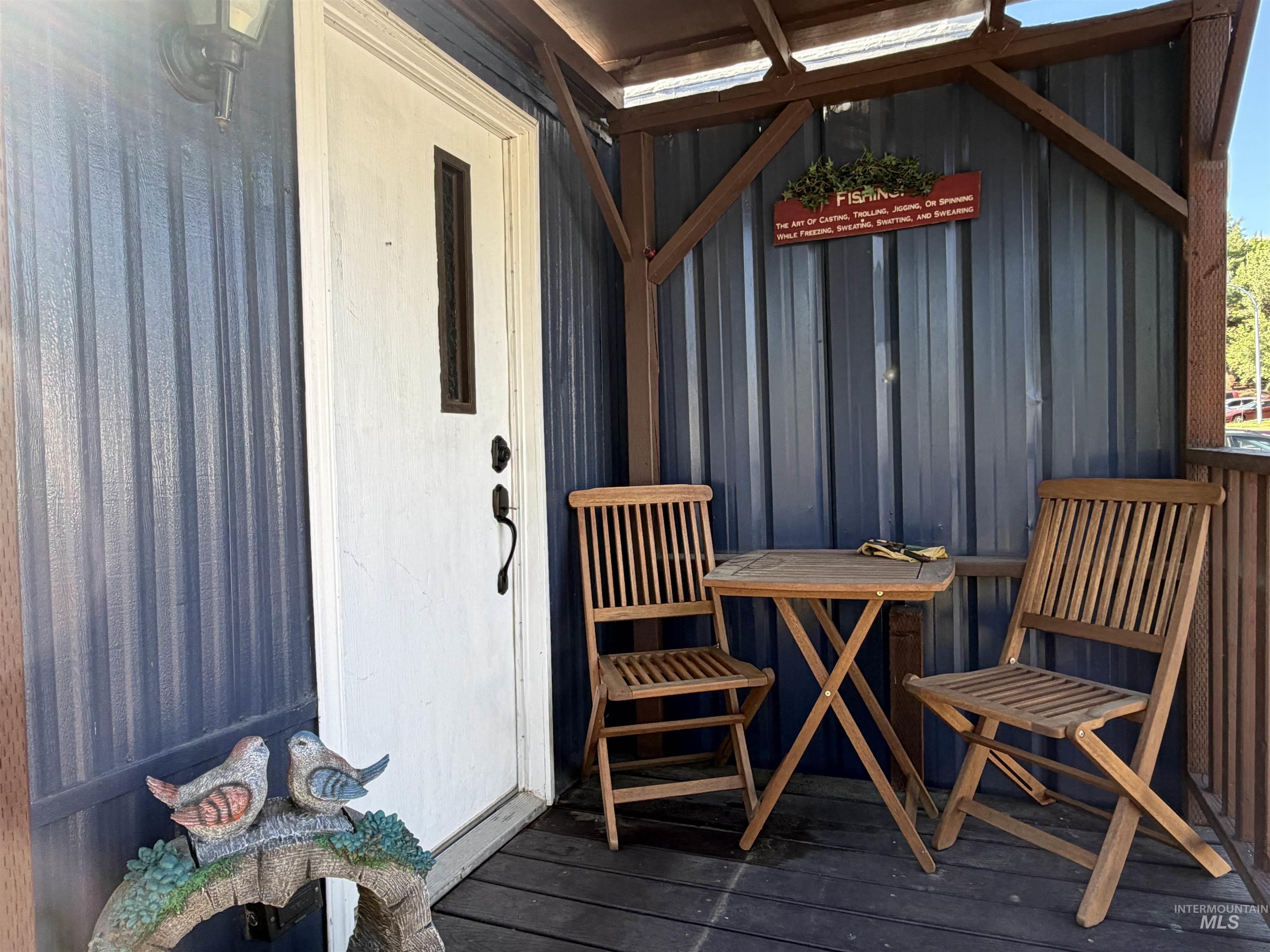411 N Almon Property Photo 2