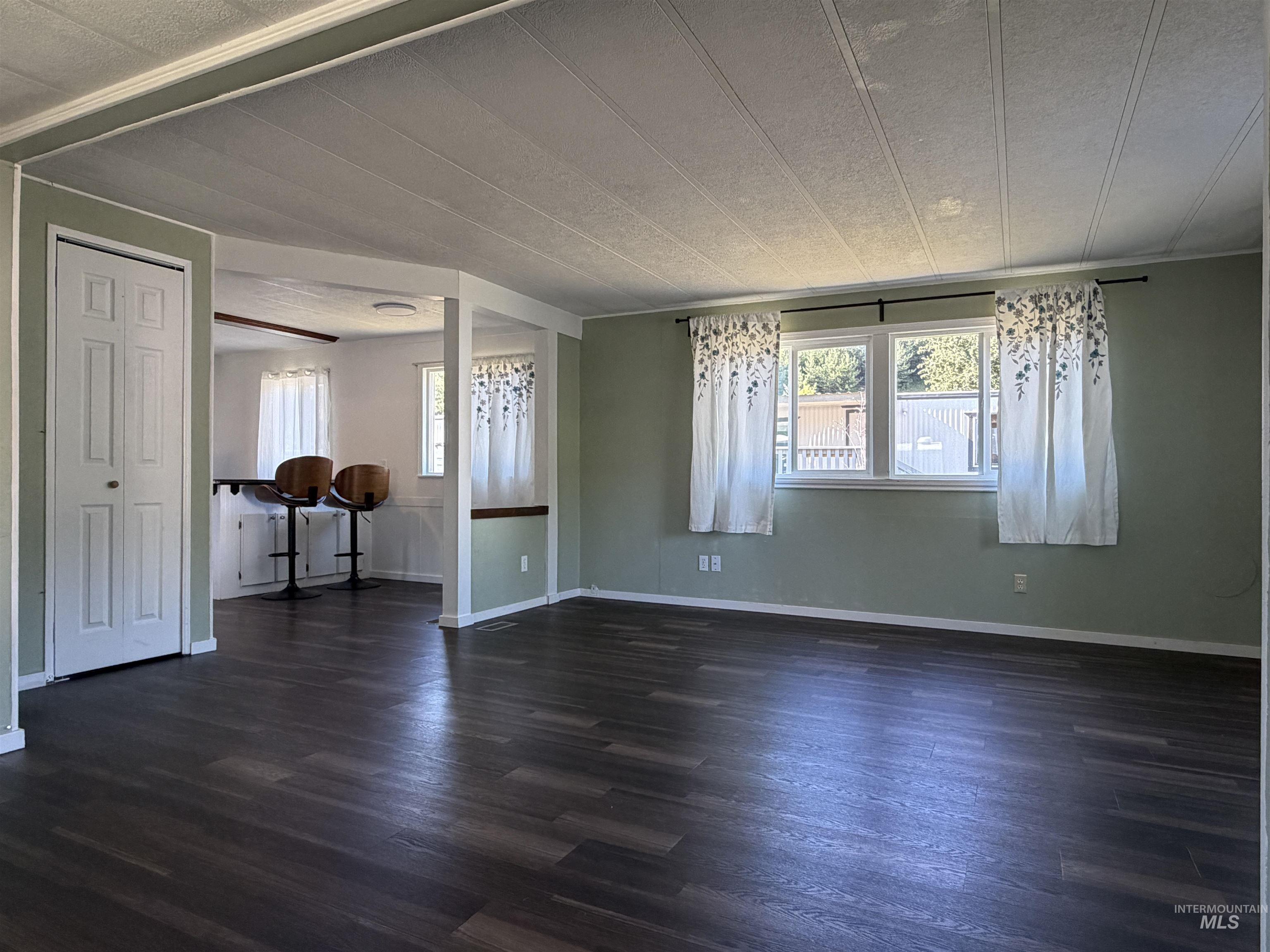411 N Almon Property Photo 3