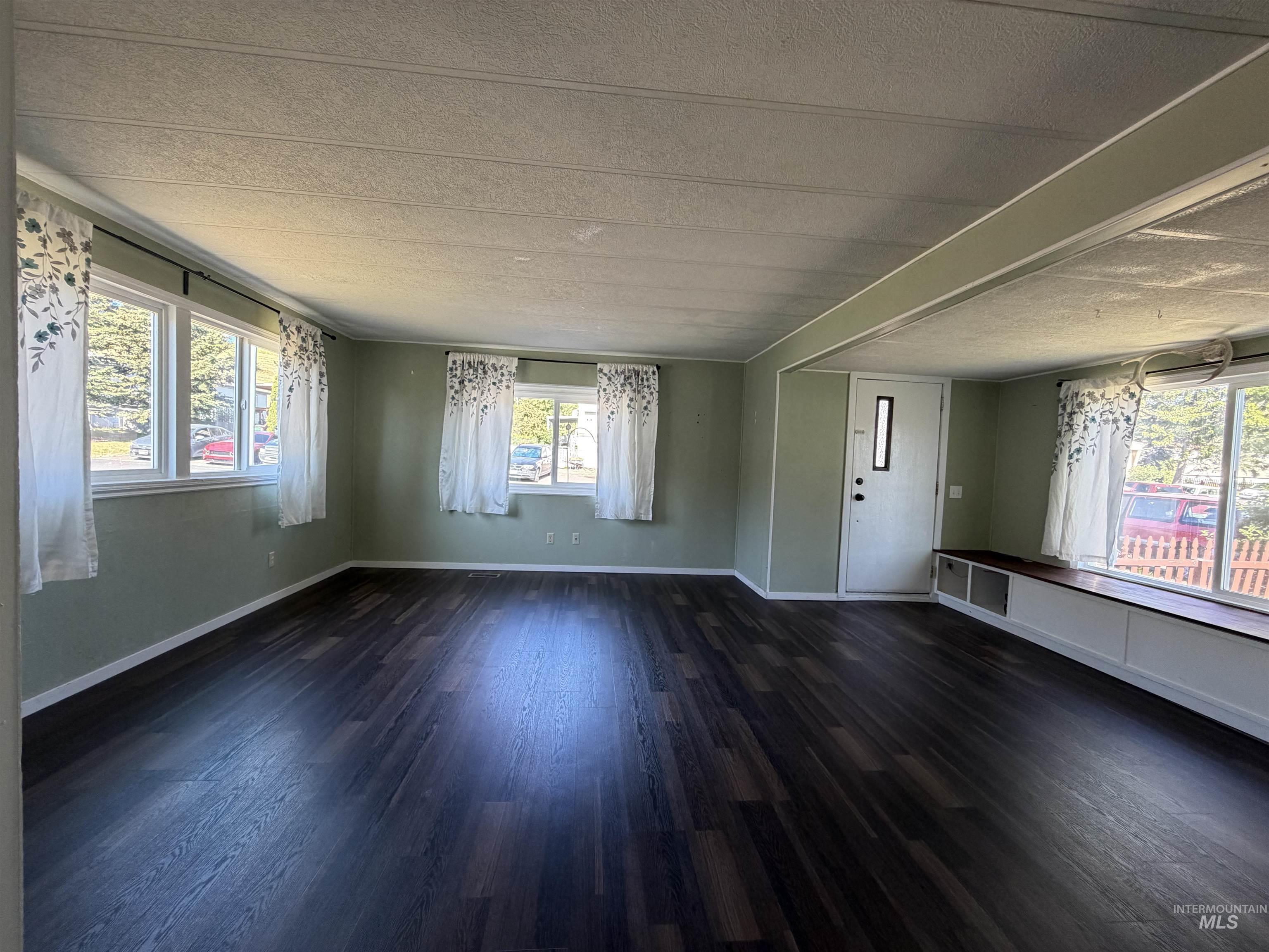 411 N Almon Property Photo 6
