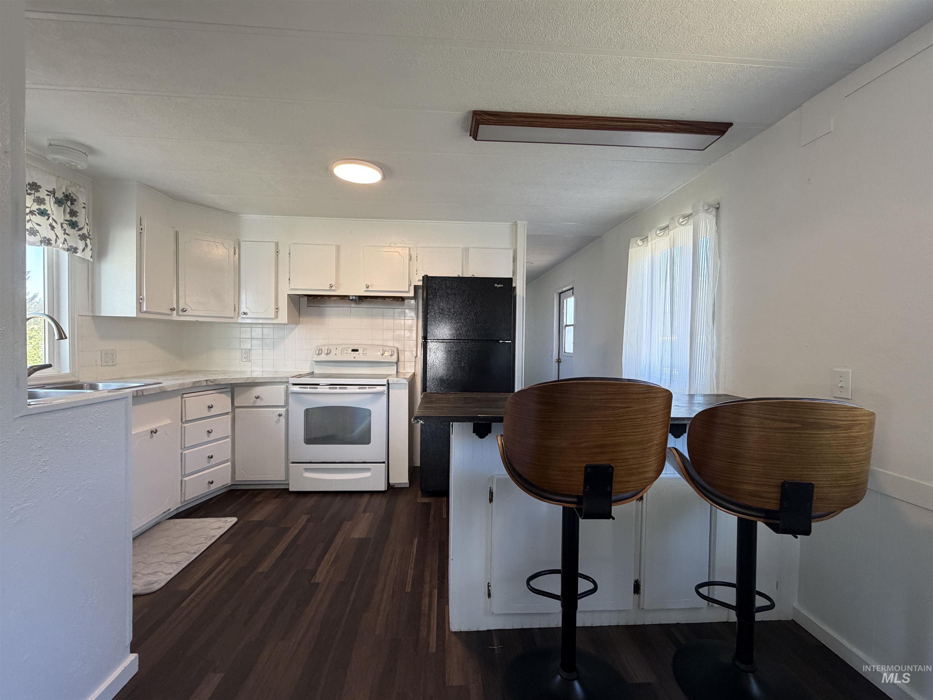 411 N Almon Property Photo 7