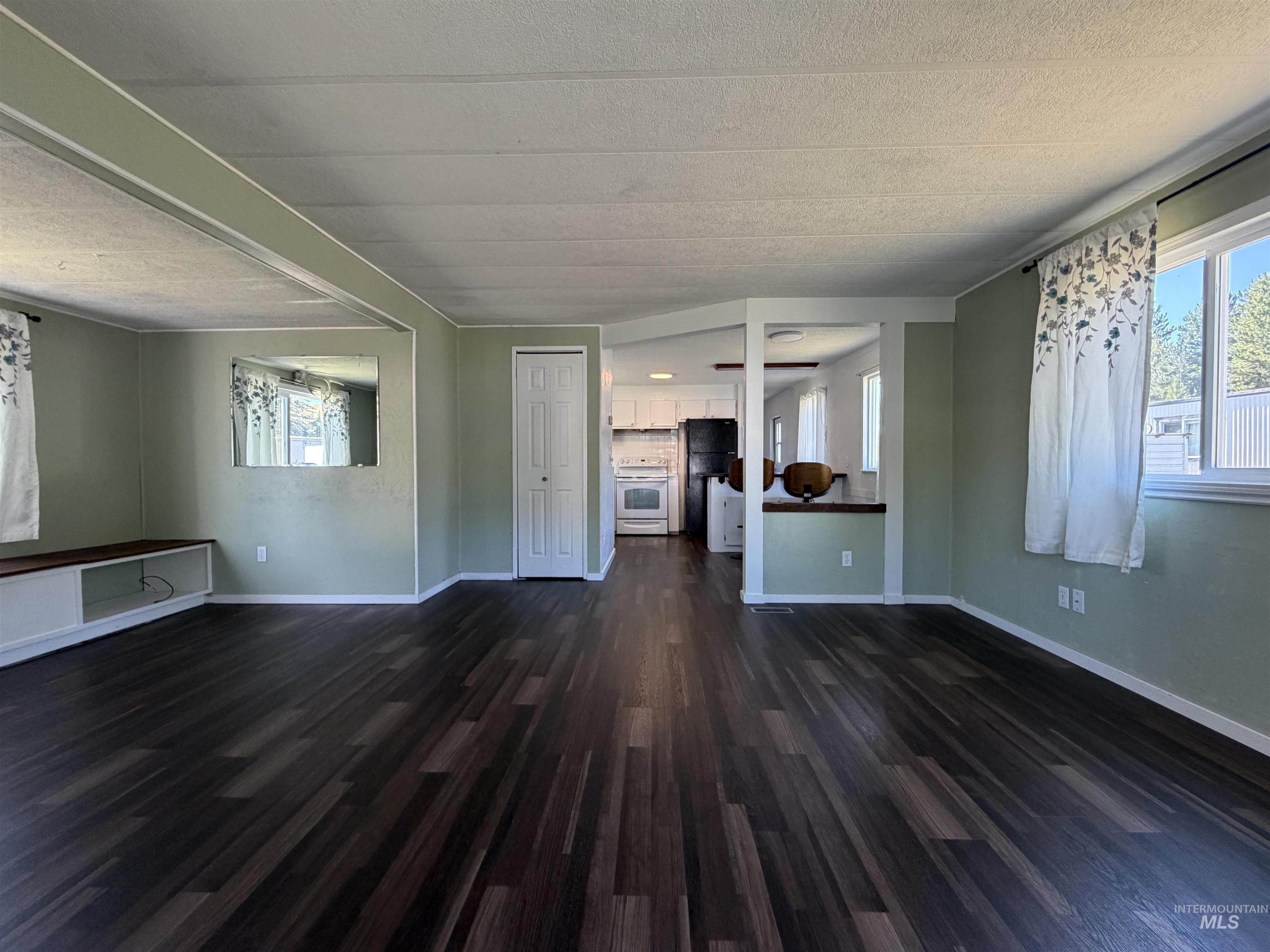 411 N Almon Property Photo 9
