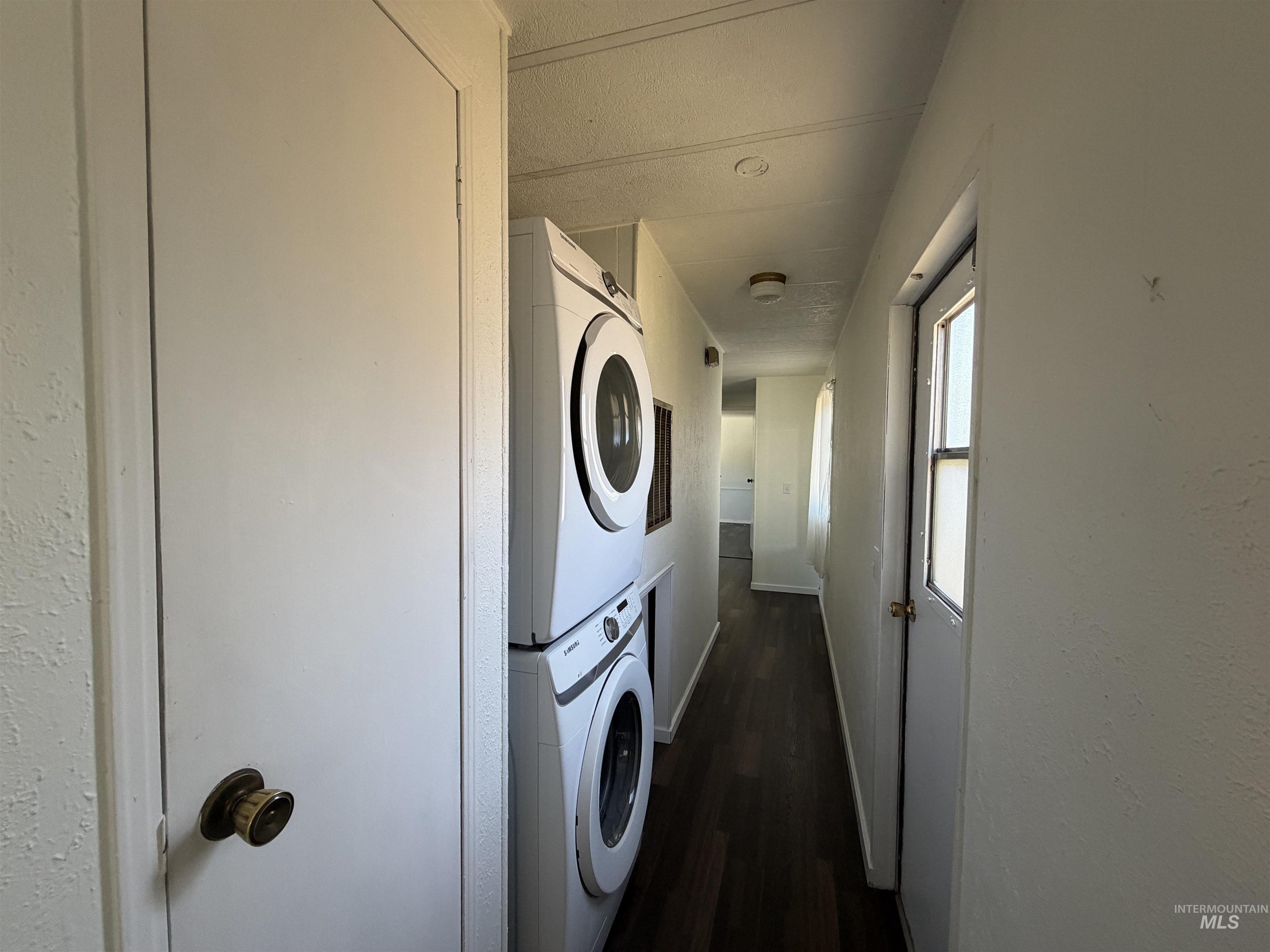 411 N Almon Property Photo 13