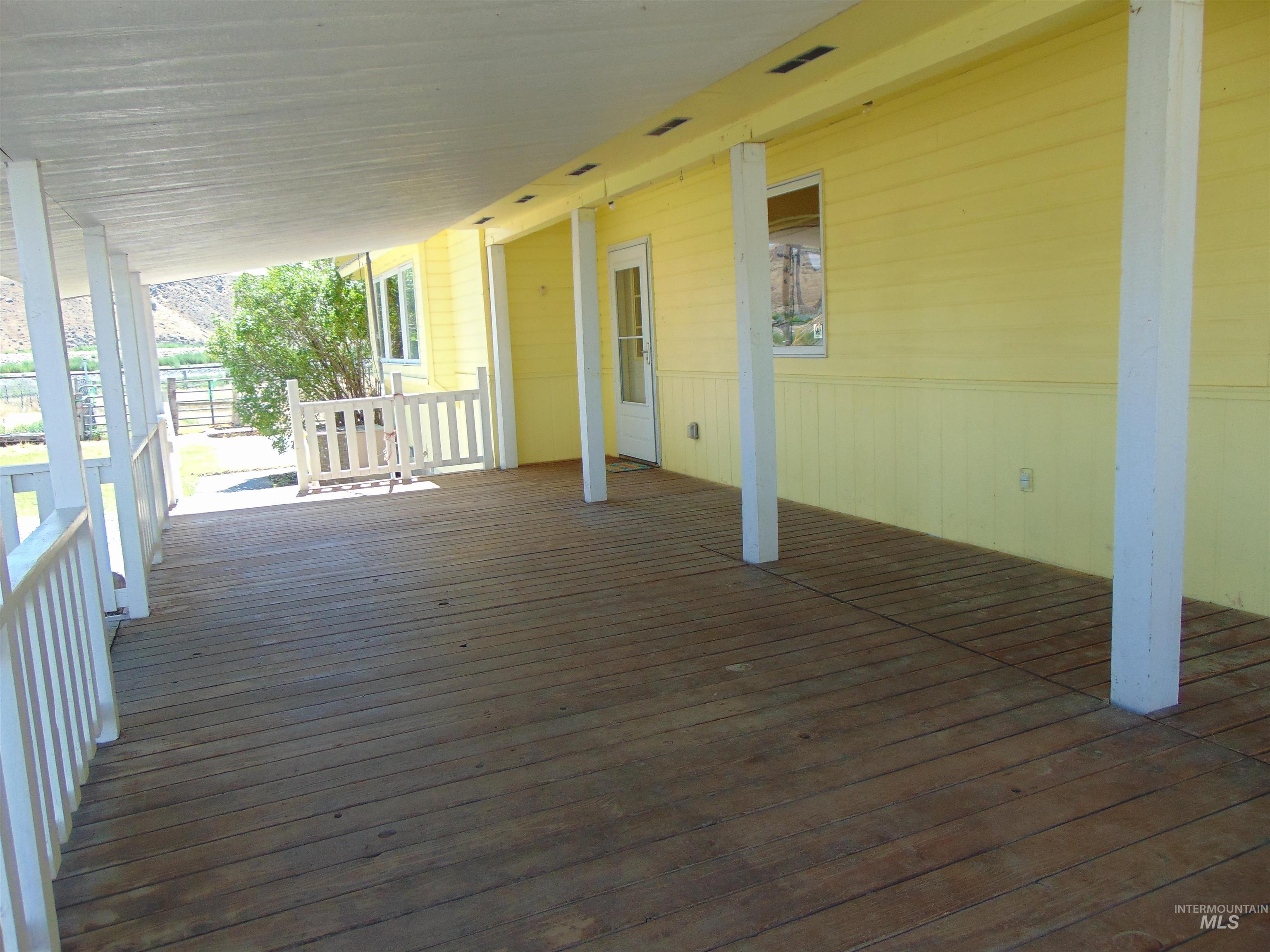 3855 Saddlehorn Lane Property Photo 3