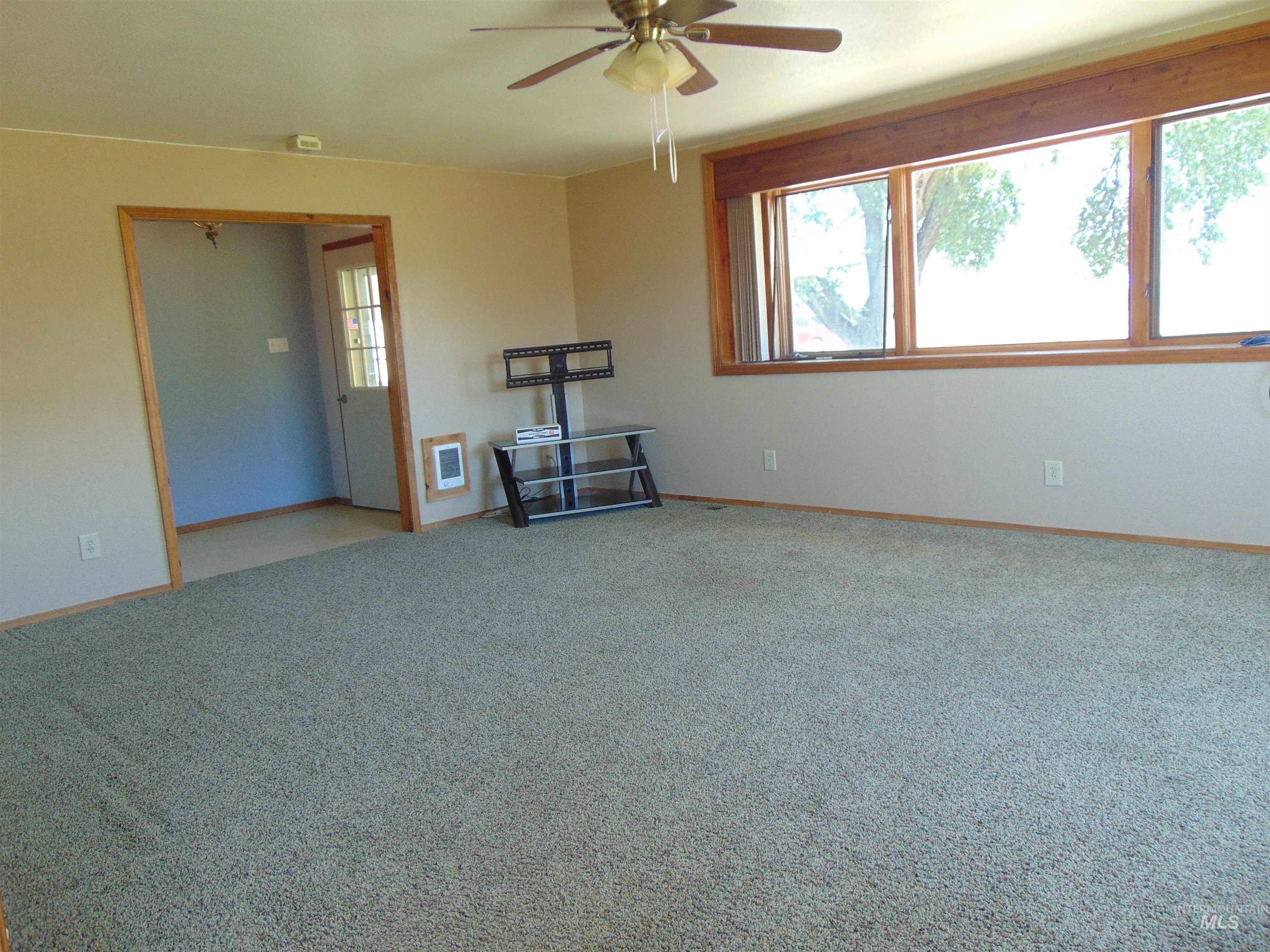 3855 Saddlehorn Lane Property Photo 5