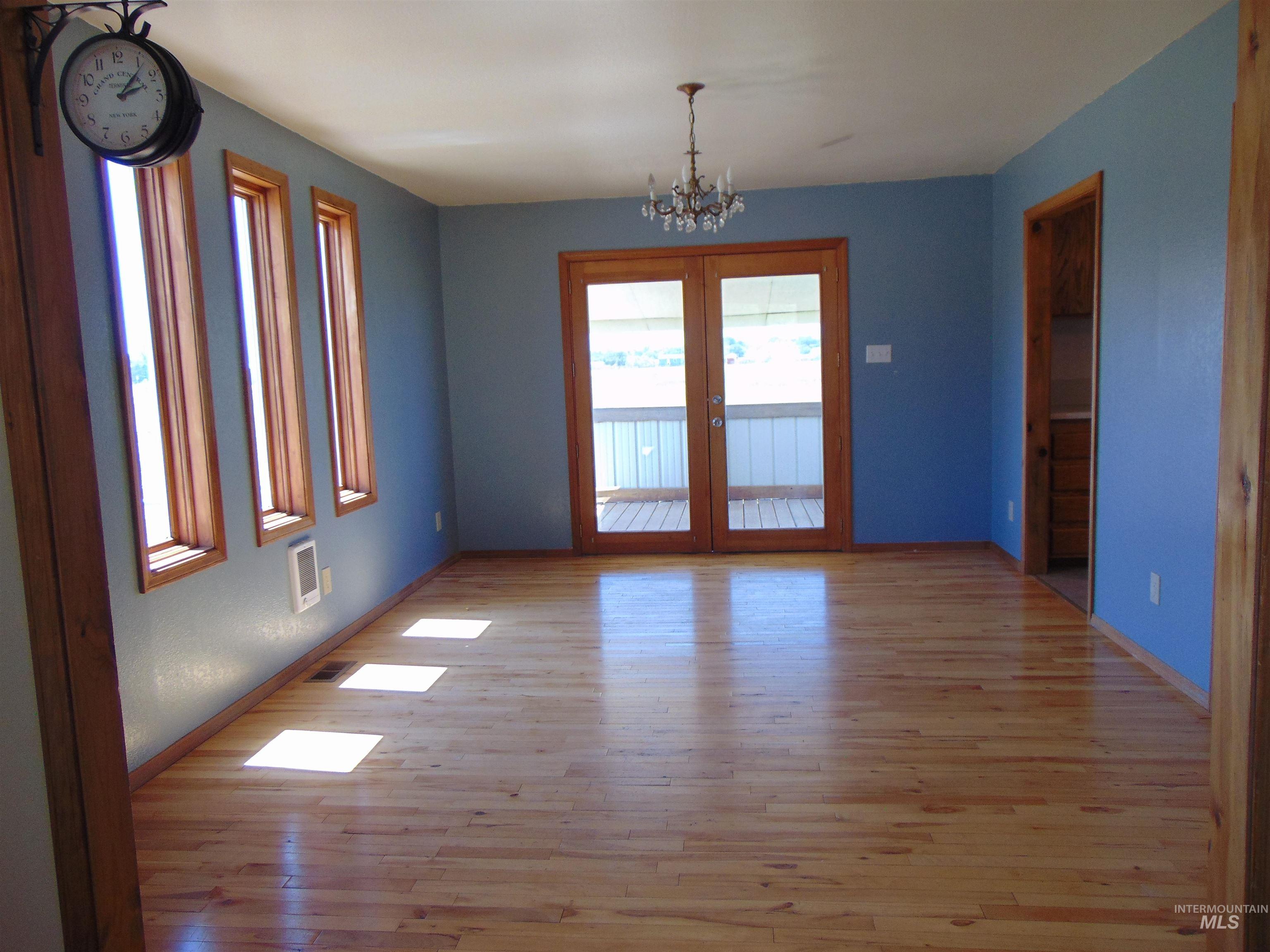 3855 Saddlehorn Lane Property Photo 6