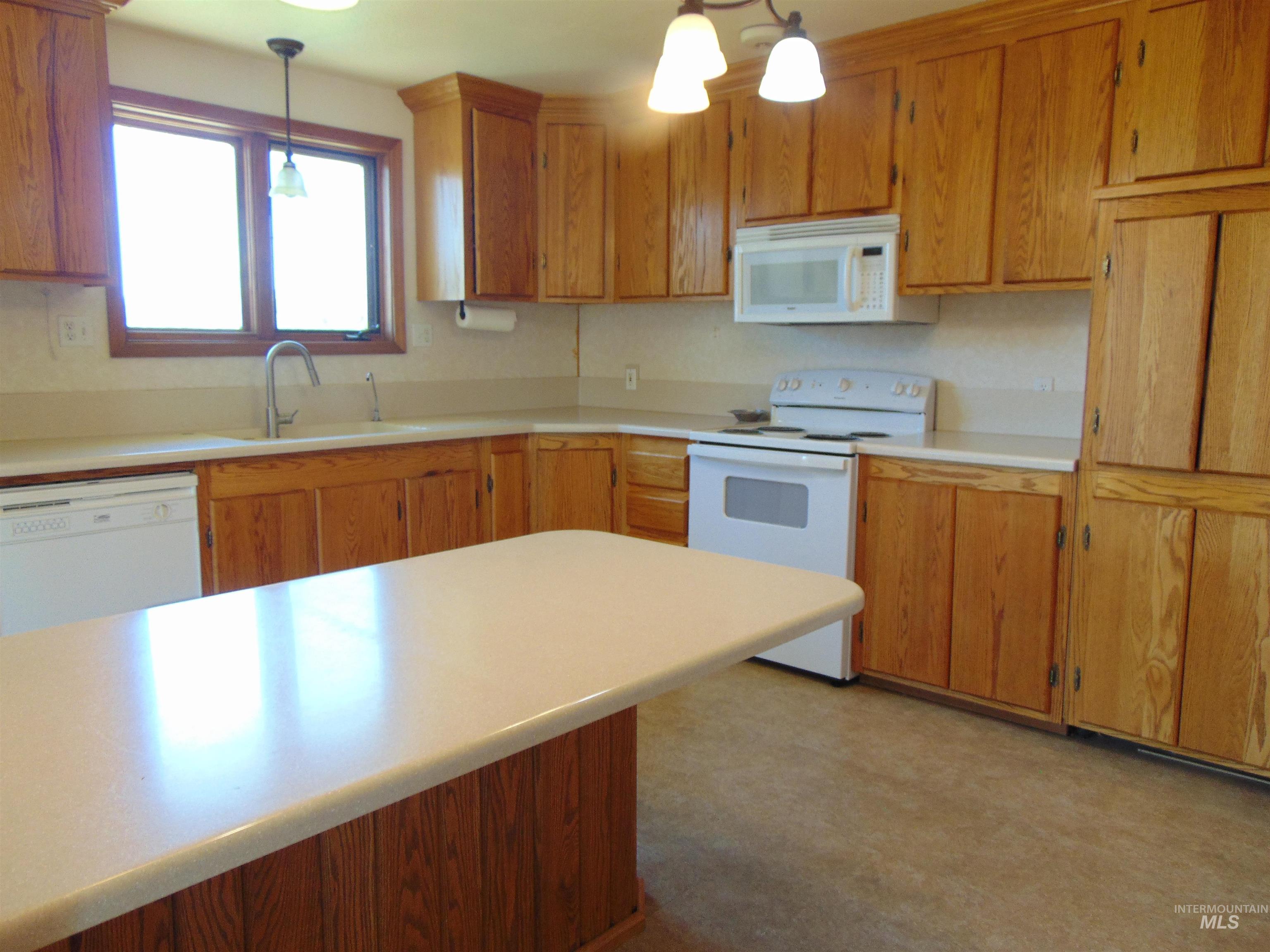 3855 Saddlehorn Lane Property Photo 8