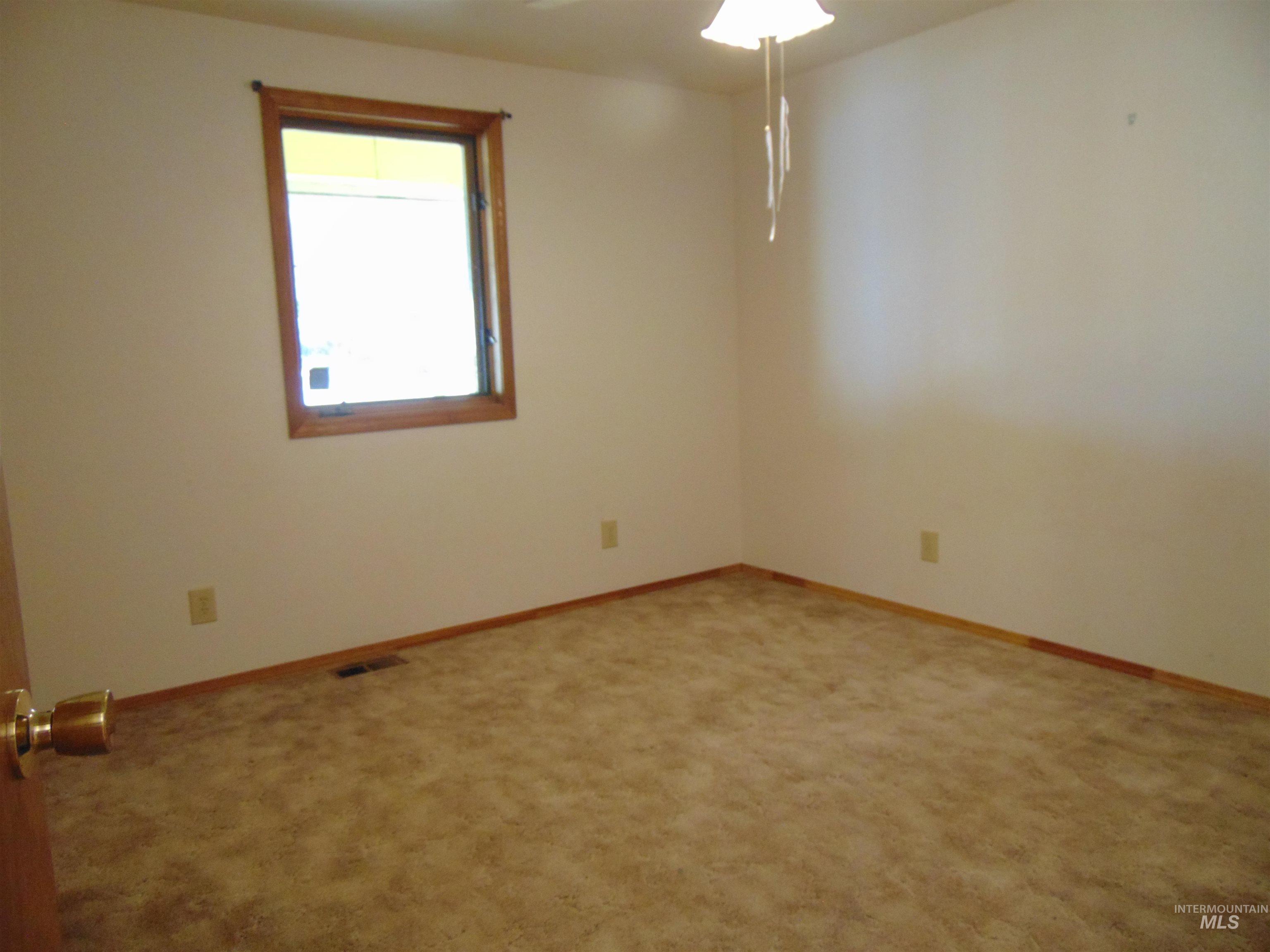 3855 Saddlehorn Lane Property Photo 10