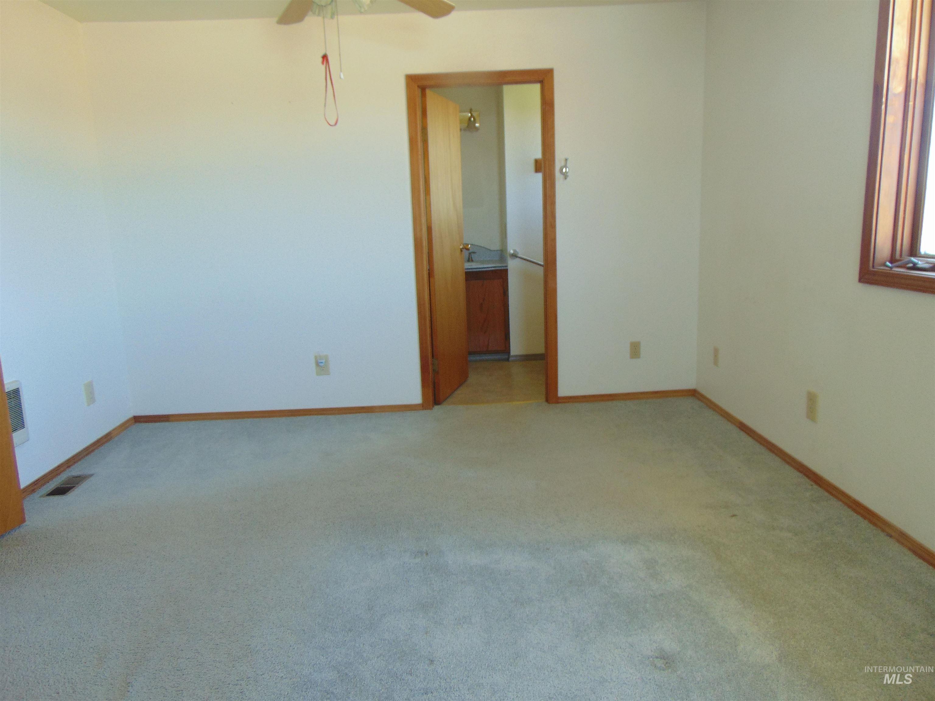 3855 Saddlehorn Lane Property Photo 15