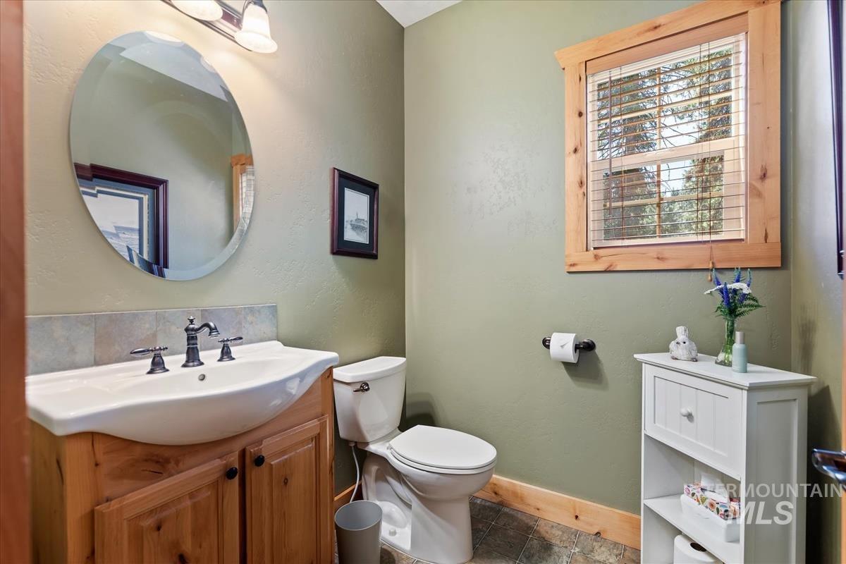 20 Shadow Rd Property Photo 16