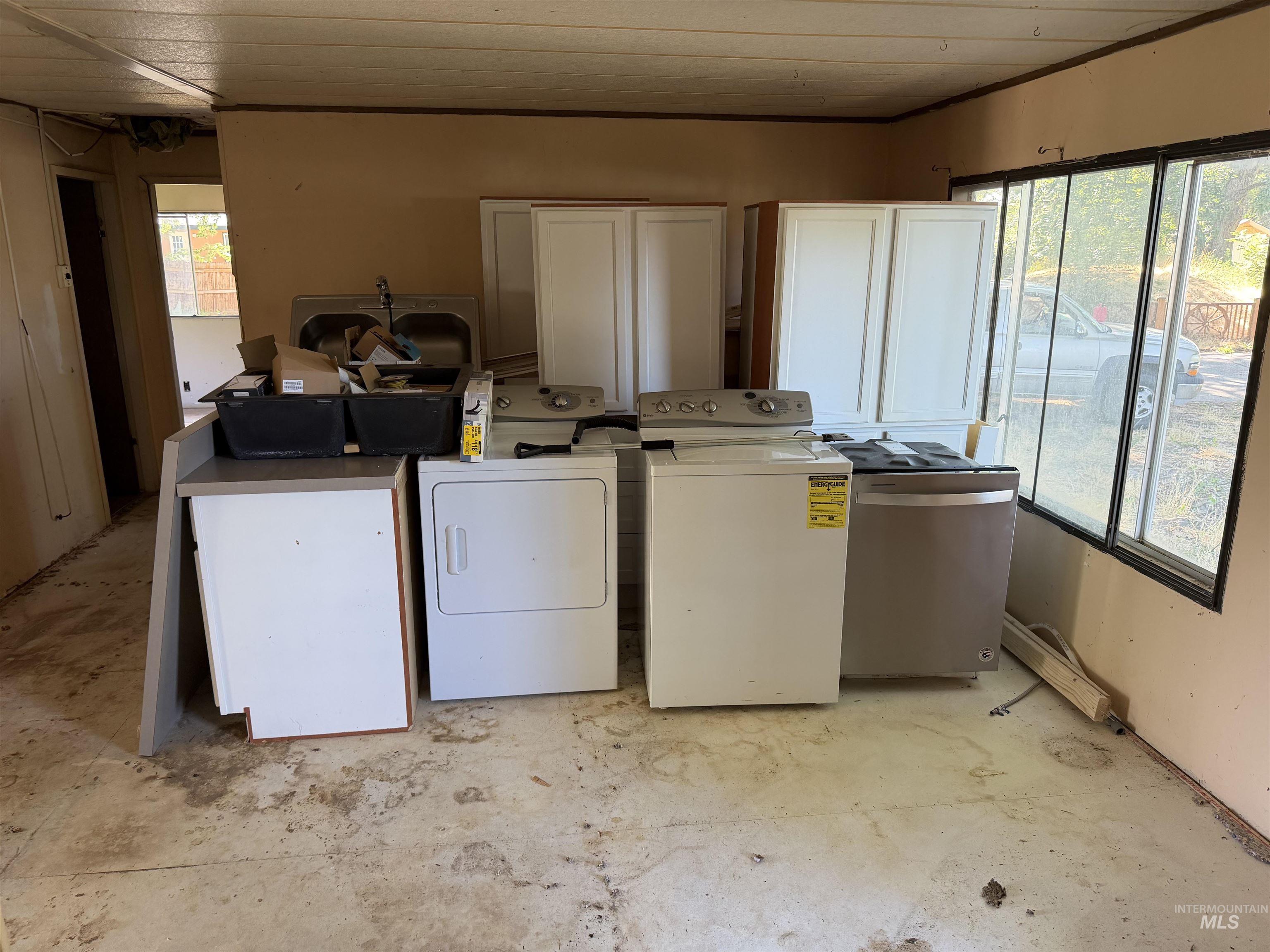 770 S Dolson Ln Property Photo 4
