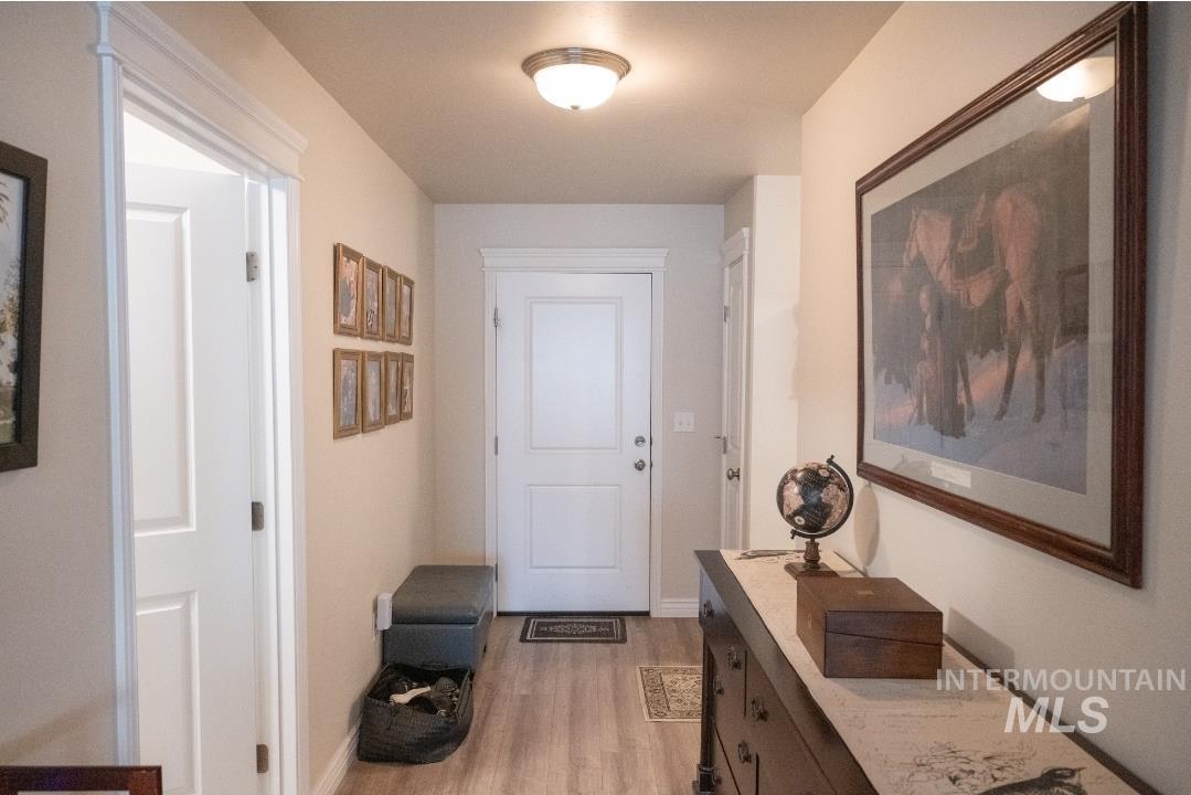 948 Magnolia Property Photo 3