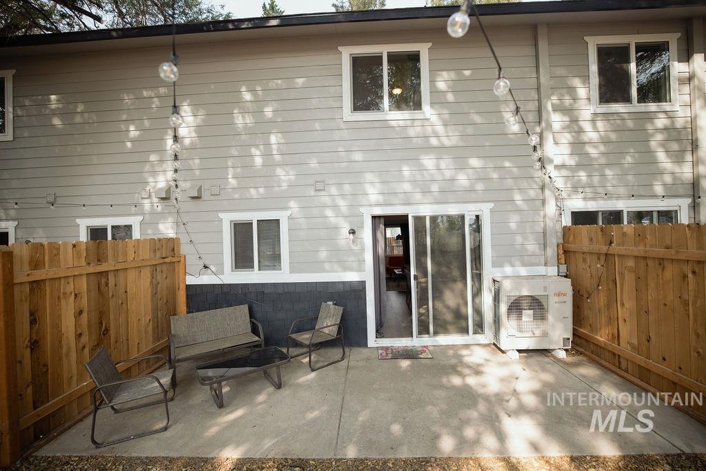 1223 S Maple St Property Photo 17