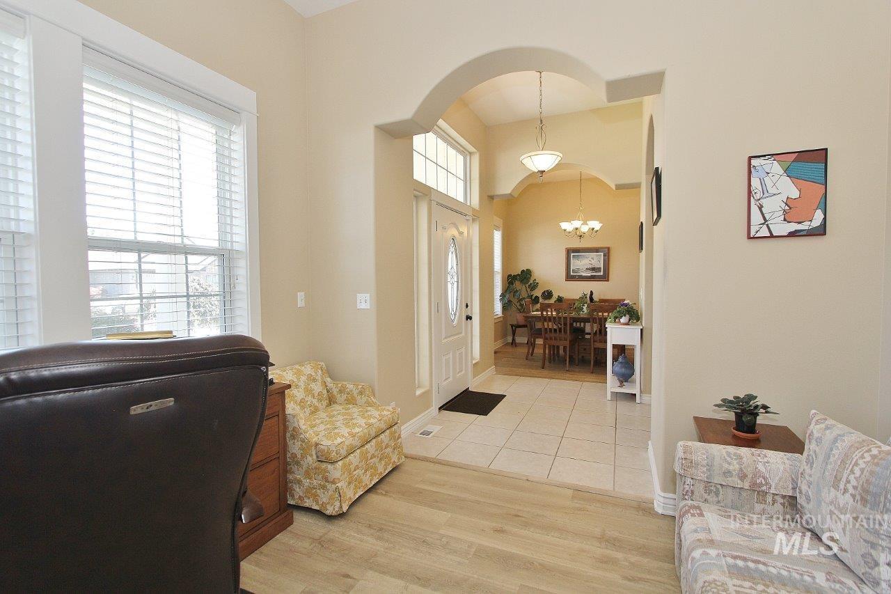 1729 Hickory Ave Property Photo 2