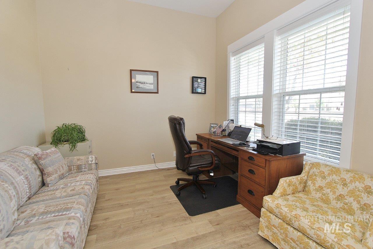 1729 Hickory Ave Property Photo 3