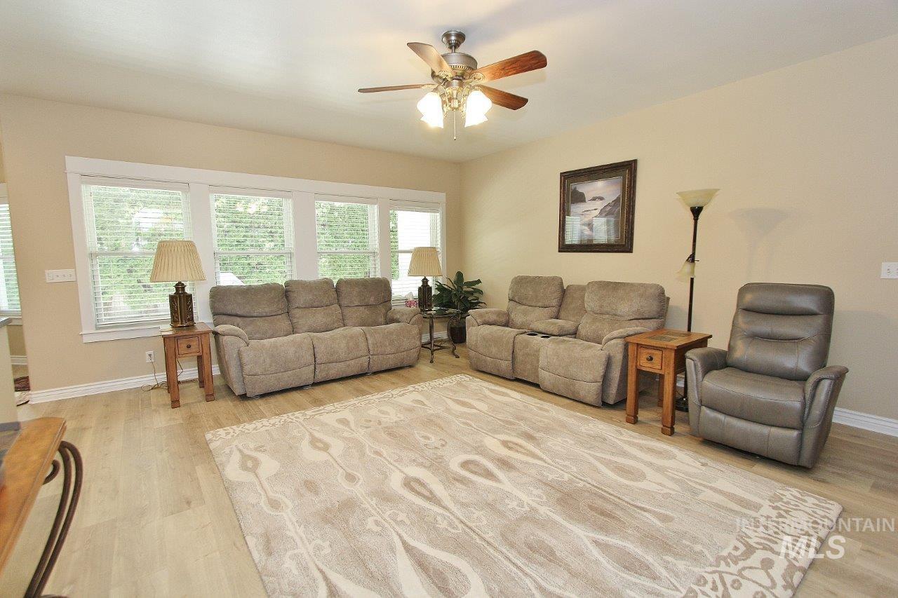 1729 Hickory Ave Property Photo 7