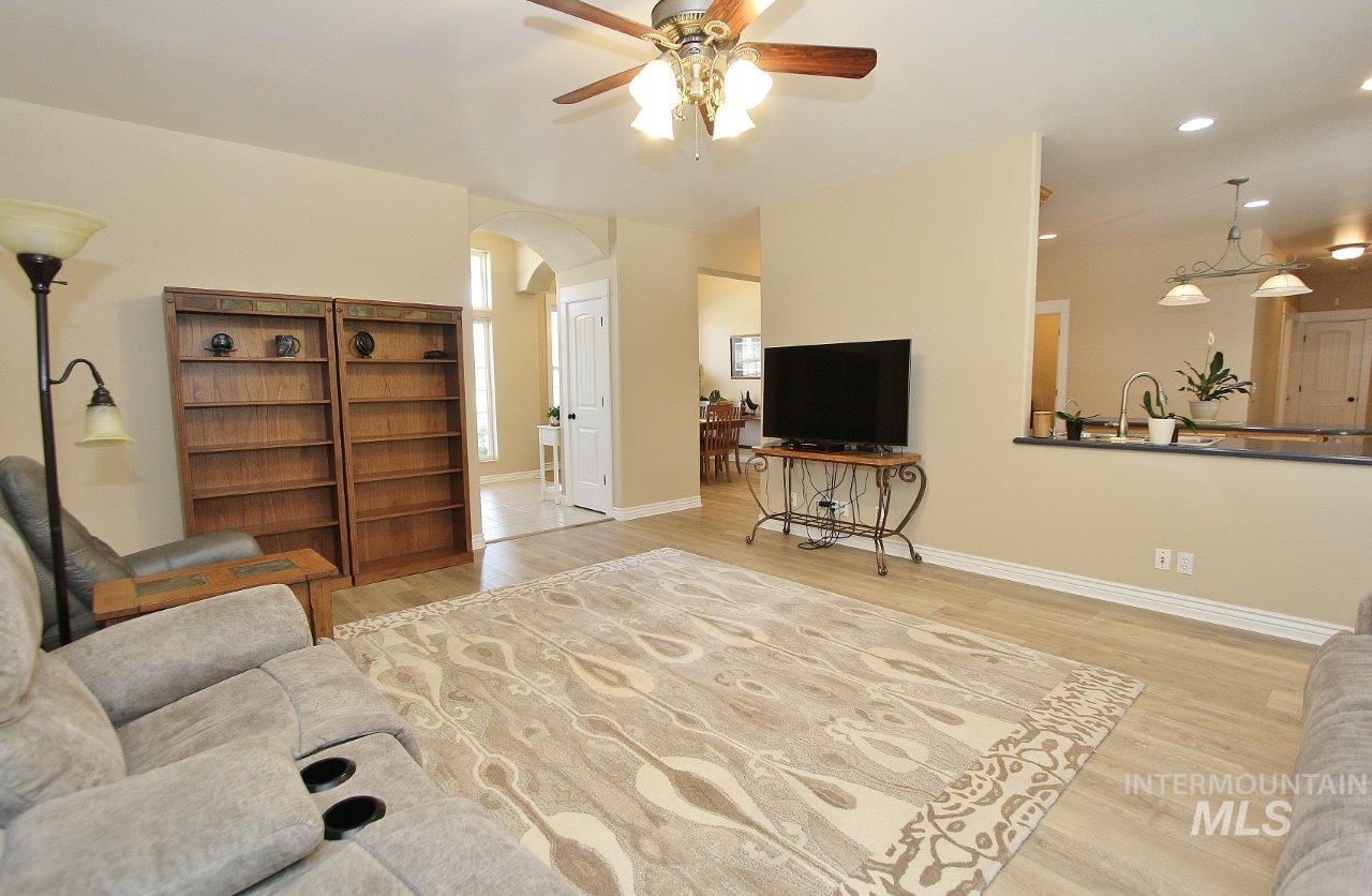 1729 Hickory Ave Property Photo 8