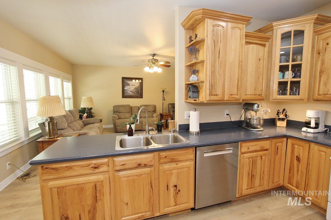 1729 Hickory Ave Property Photo 14