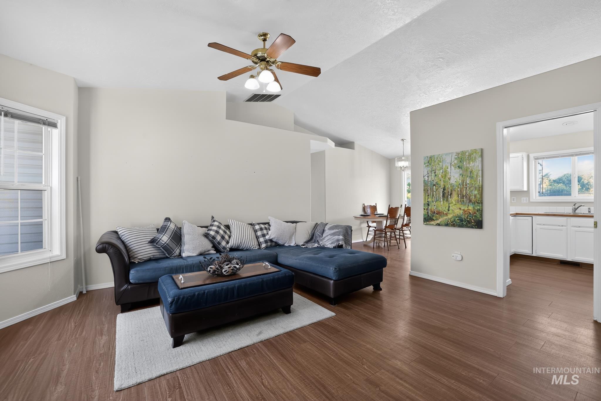 1389 E Tourmaline St Property Photo 6