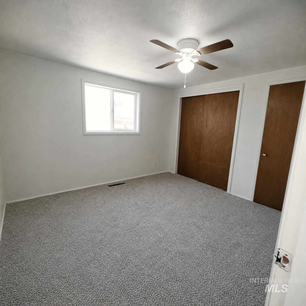 2431 Miller Avenue Property Photo 4