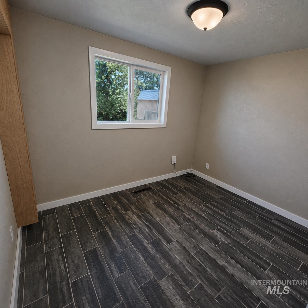 2431 Miller Avenue Property Photo 6
