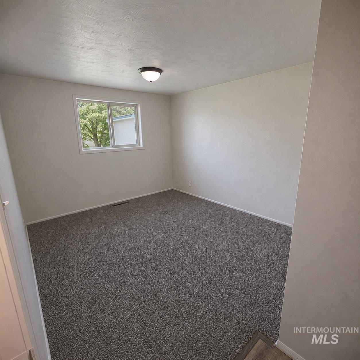 2431 Miller Avenue Property Photo 7