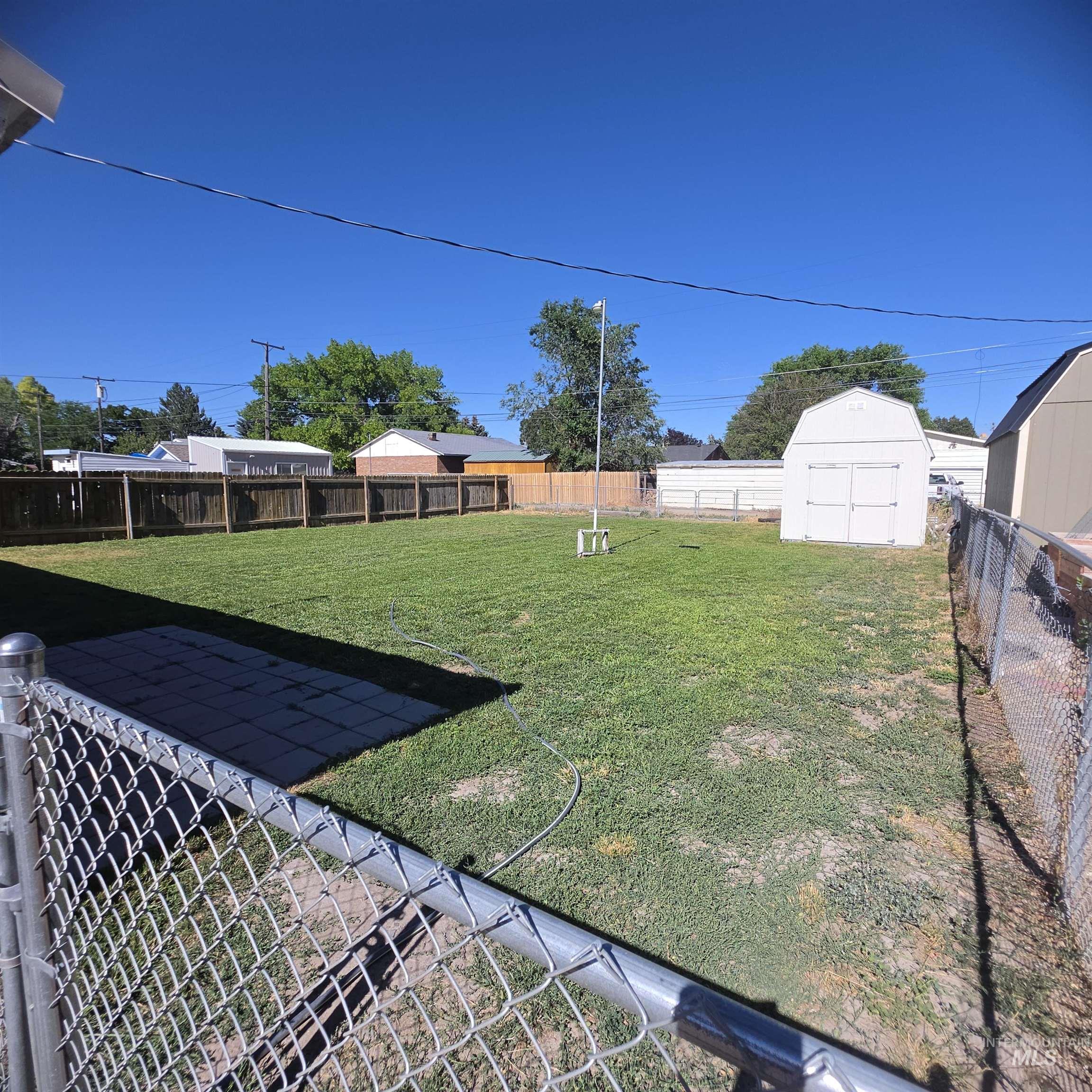 2431 Miller Avenue Property Photo 8