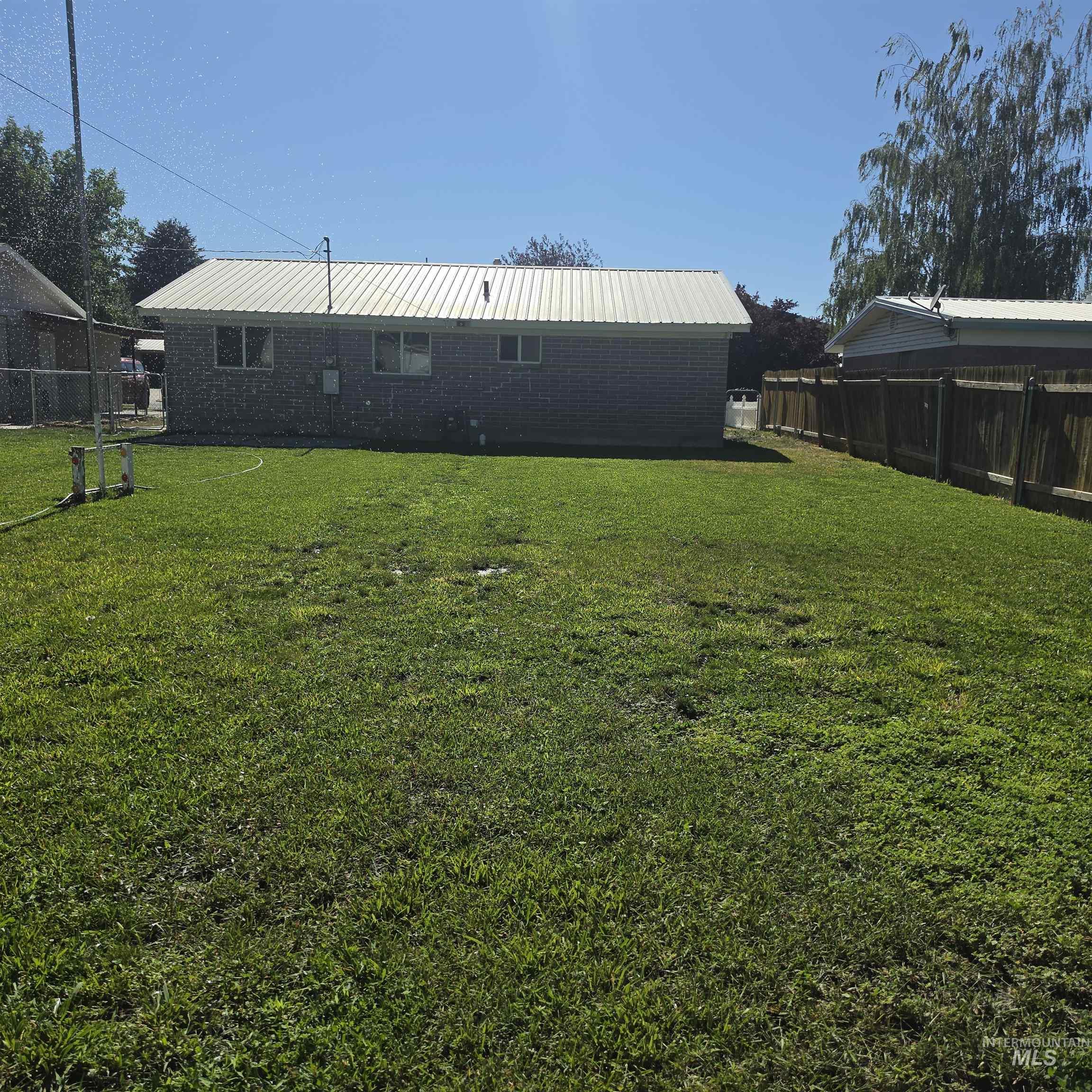 2431 Miller Avenue Property Photo 9