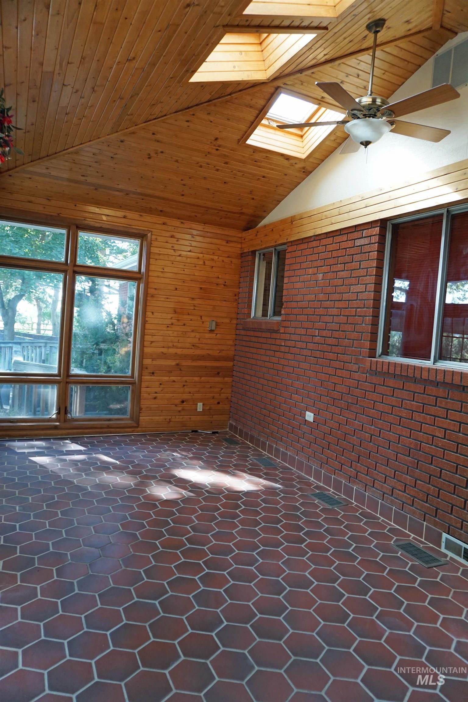 22347 Upper Pleasant Ridge Road Property Photo 9