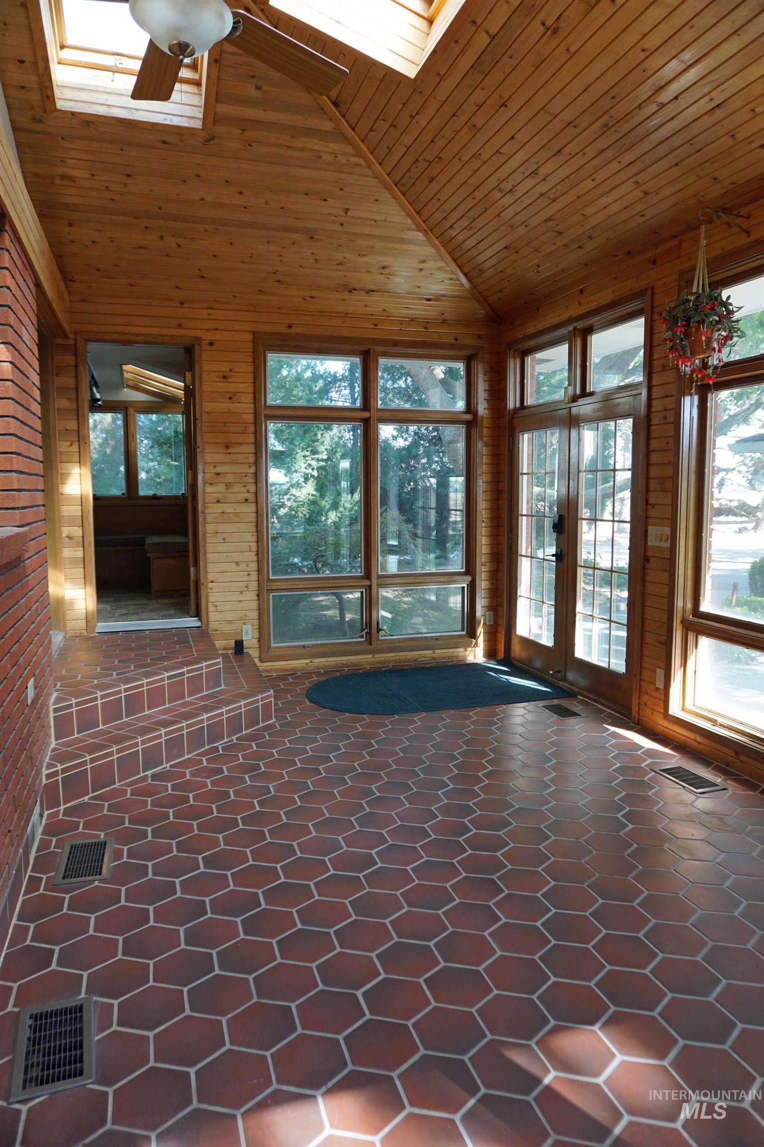 22347 Upper Pleasant Ridge Road Property Photo 10